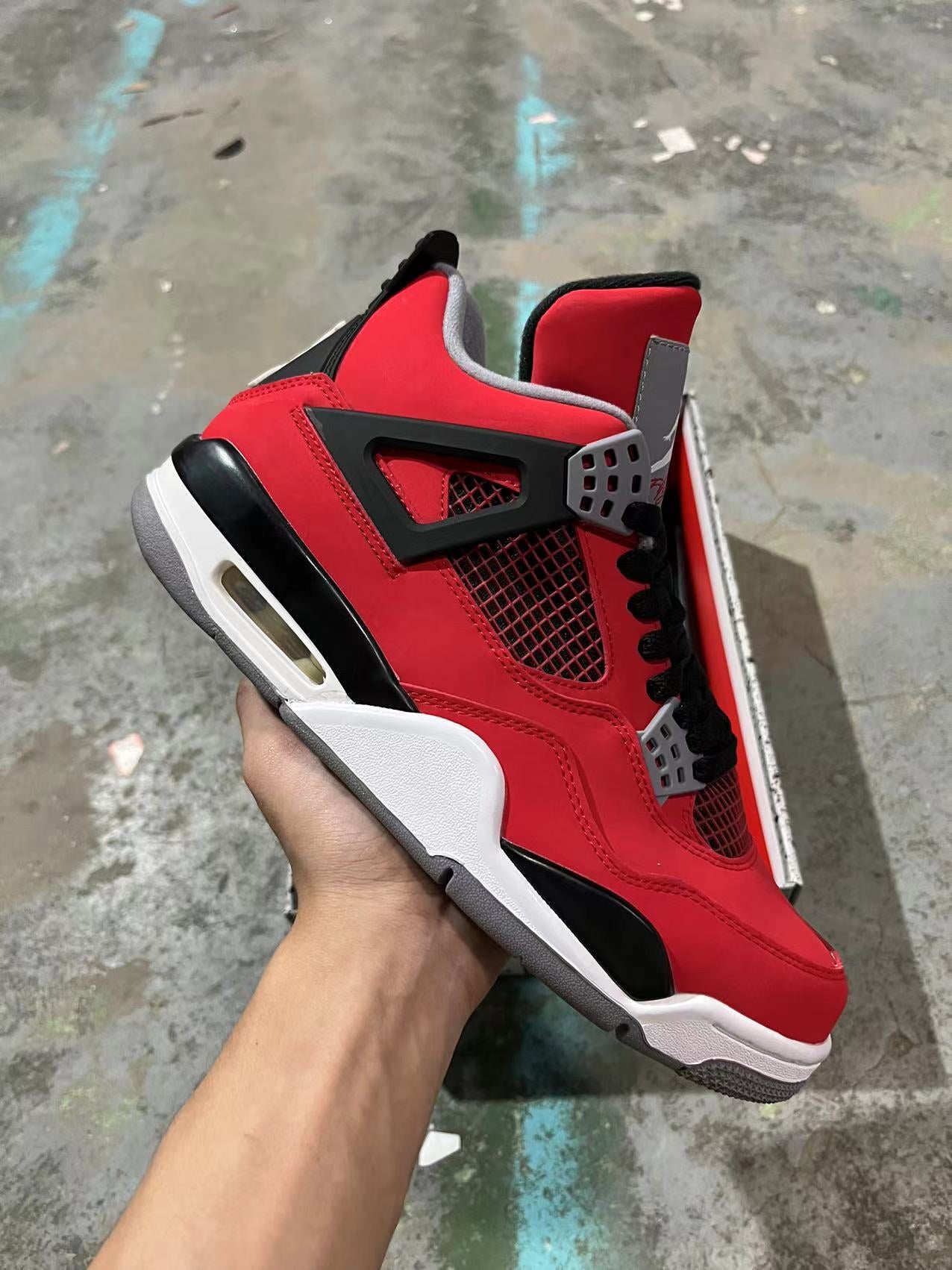 Jordan 4 - Toro Bravo