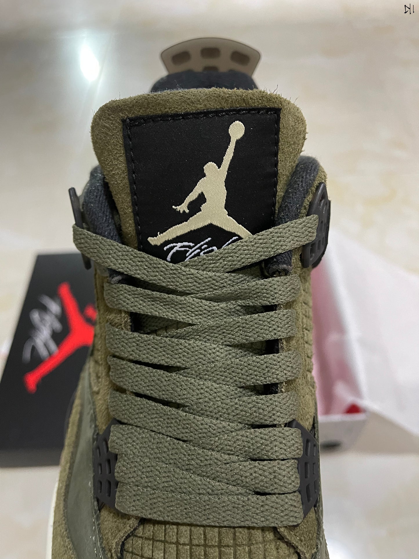 Jordan 4 - Medium Olive