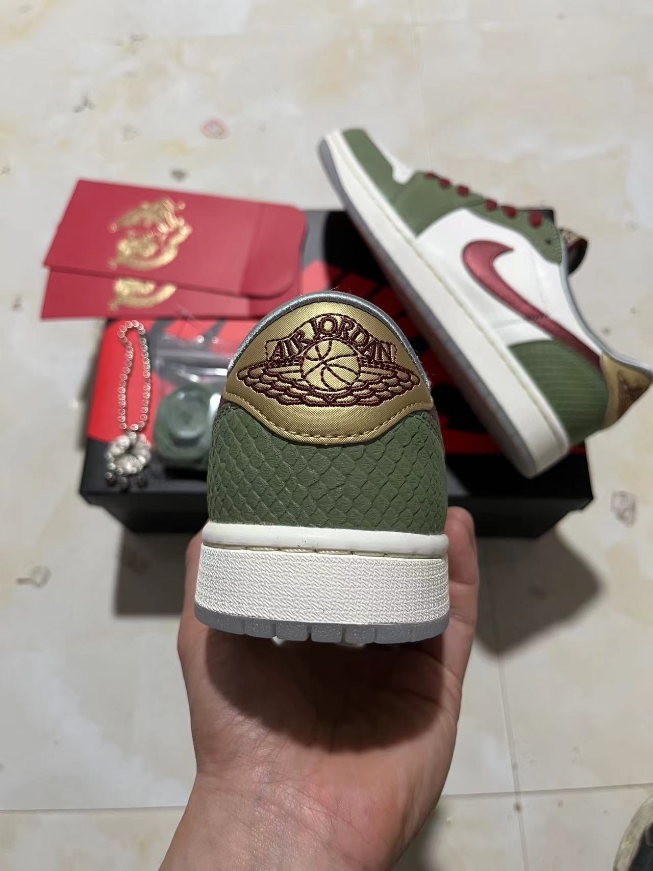 Jordan 1 Low - Year of the Dragon