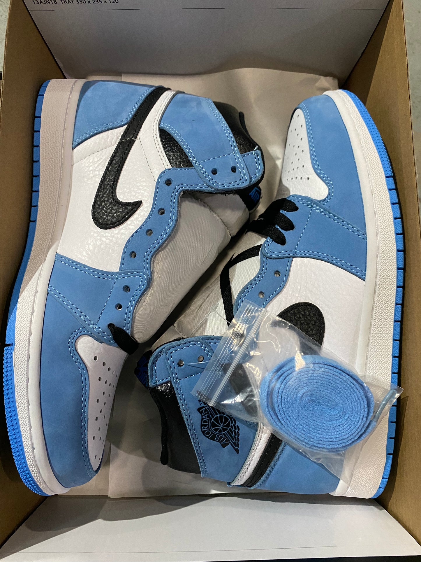 Jordan 1 - University Blue