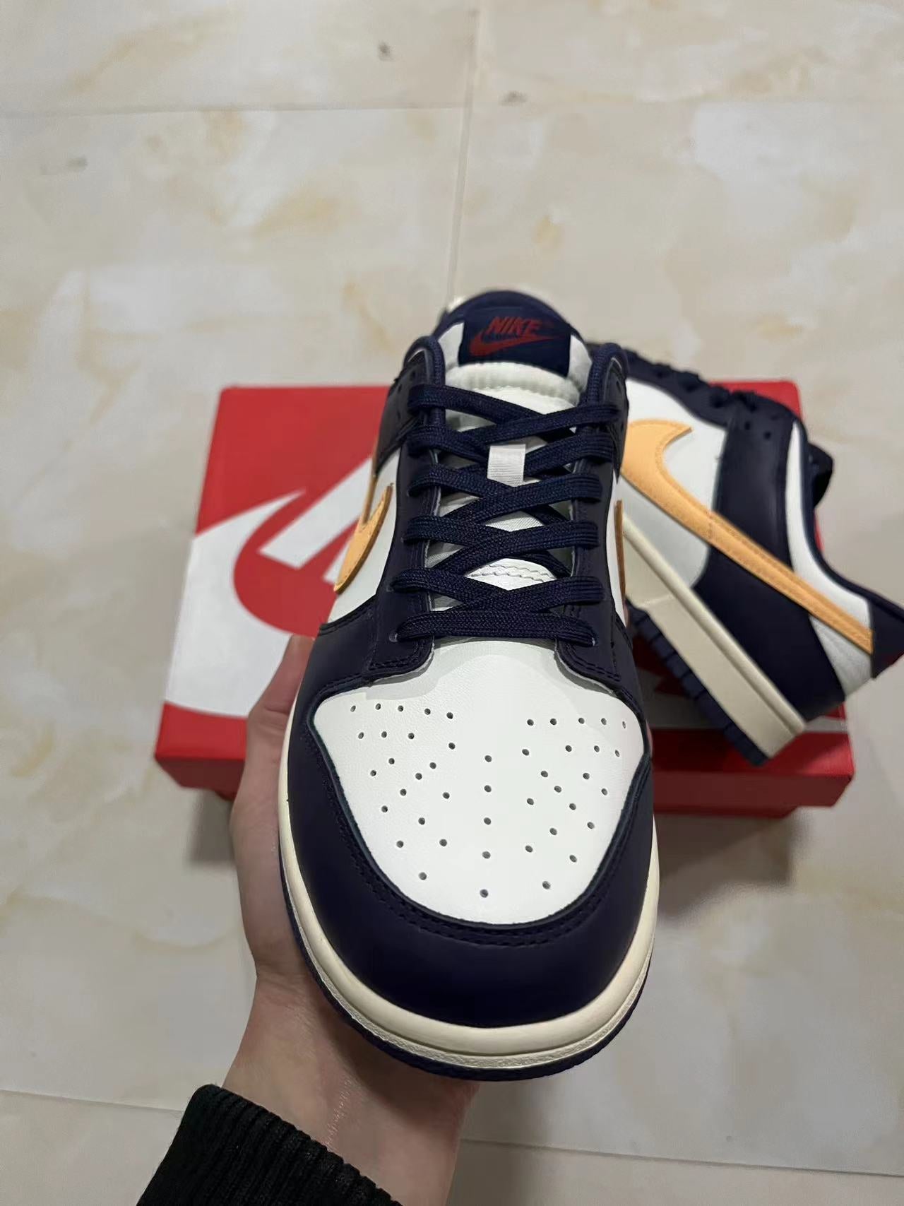 A Nike Sb Dunk - Sail/Melon Coconut Milk
