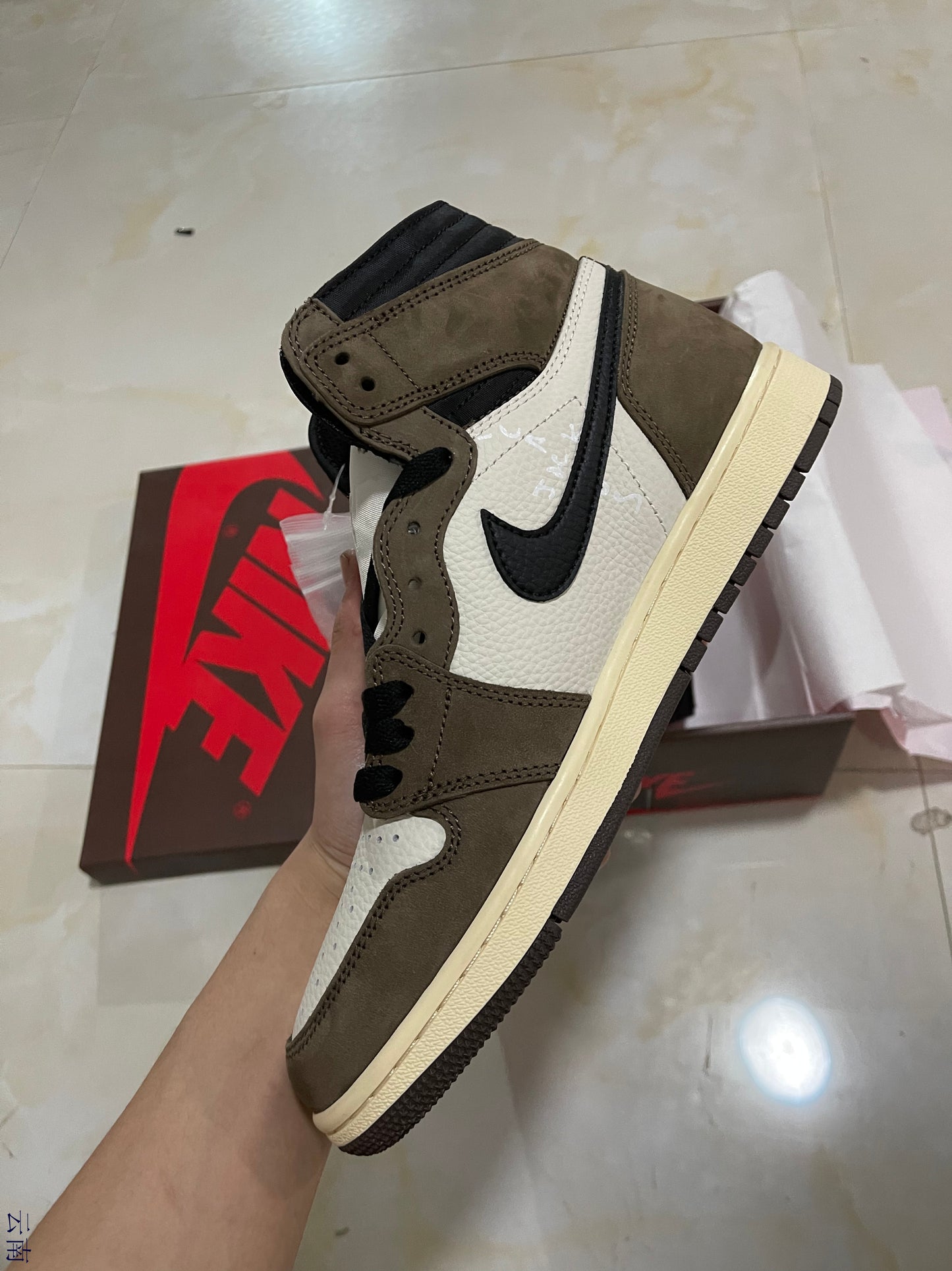 Jordan 1 Travis Scott - High Mocha