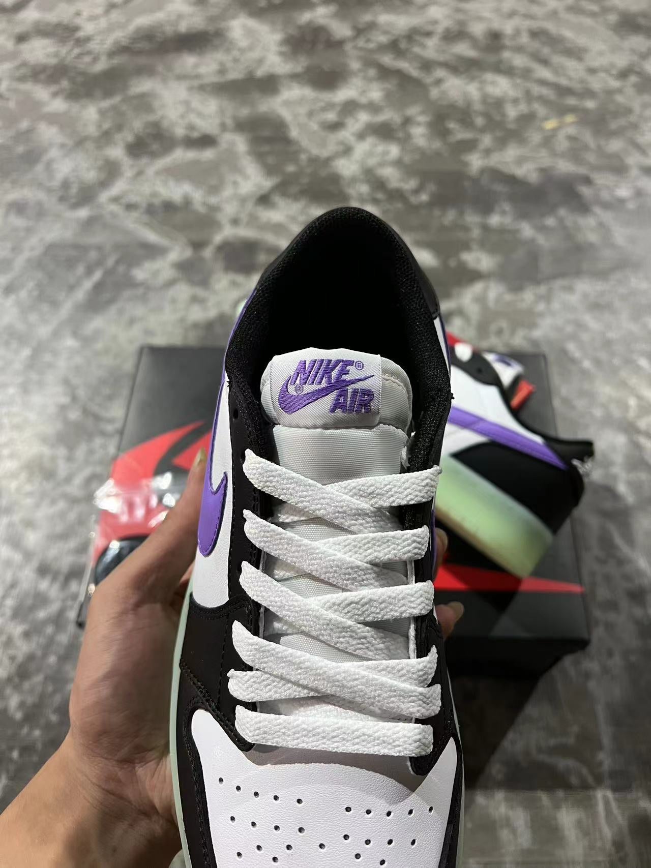 Jordan 1 Low - Black Rasperry
