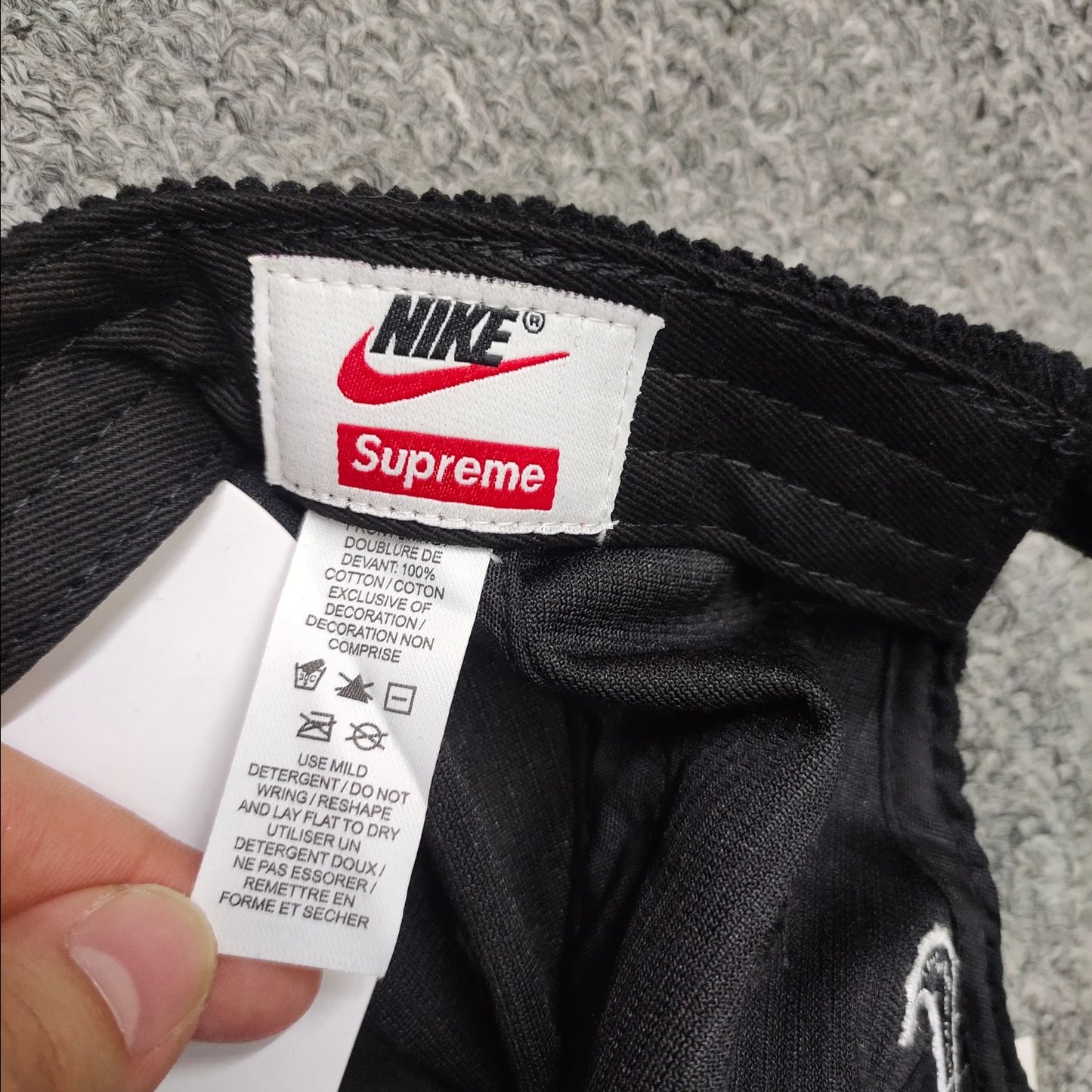 Supreme / Nike Gorra - Arc Corduroy