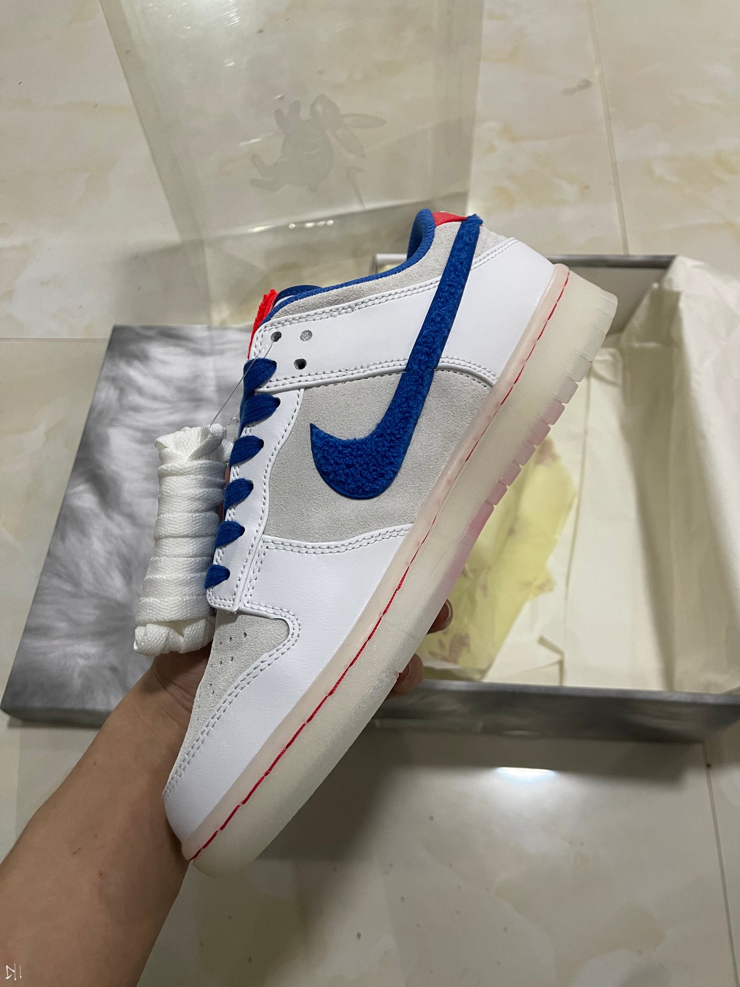 A Nike SB Dunk - Year of the Rabbit white/crimson