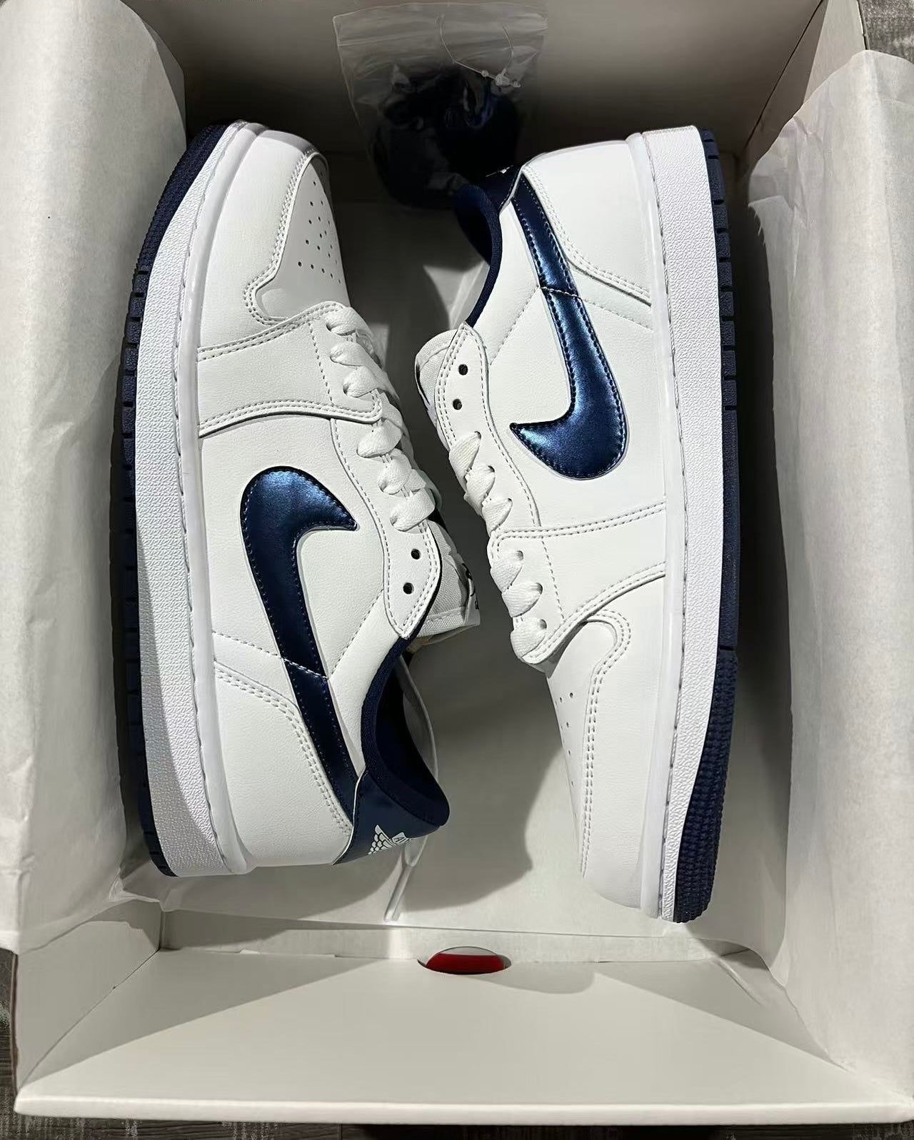 Jordan Retro 1 Low 85’ Metallic Blue