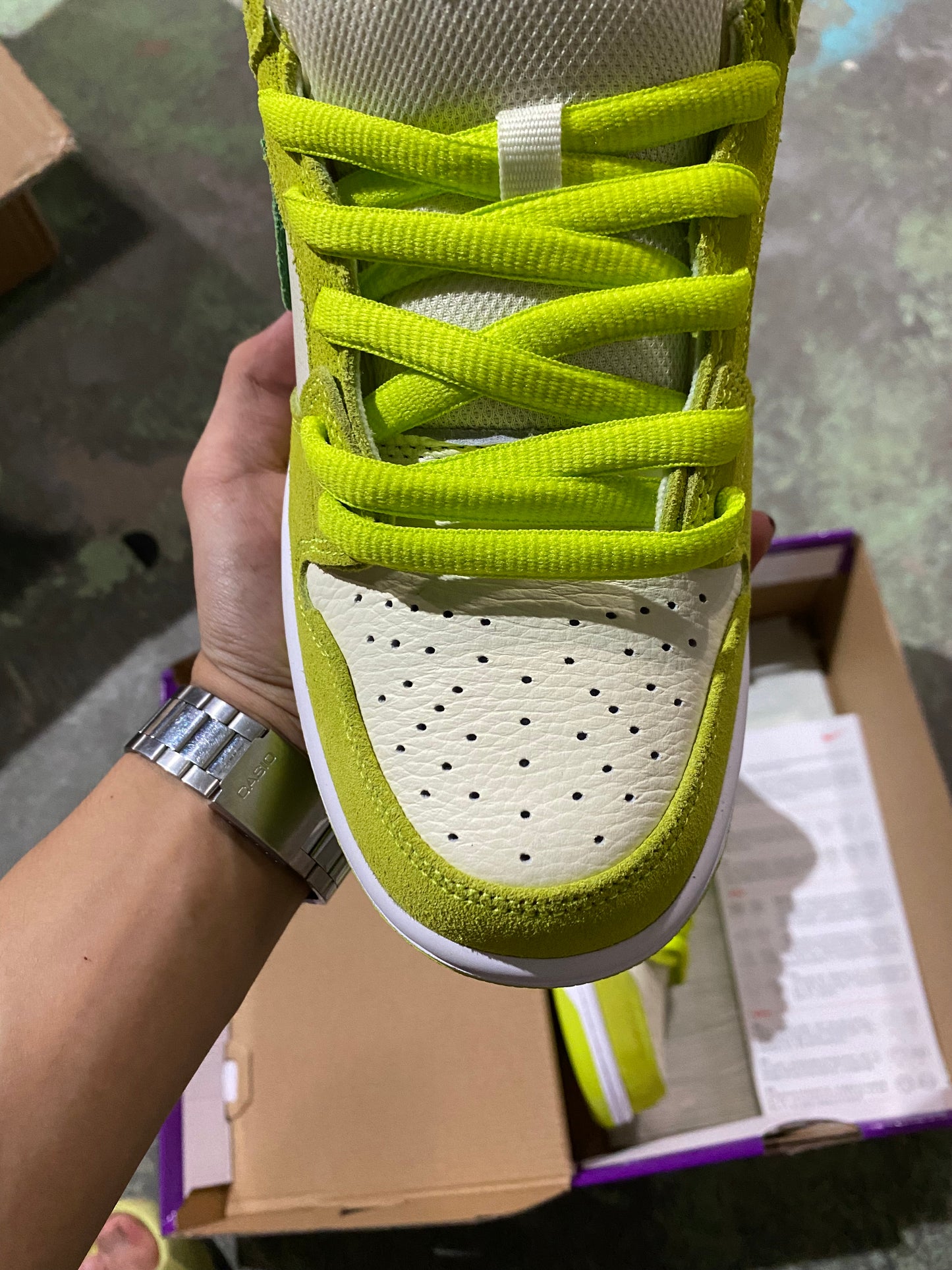 A Nike SB Dunk- Sour Apple