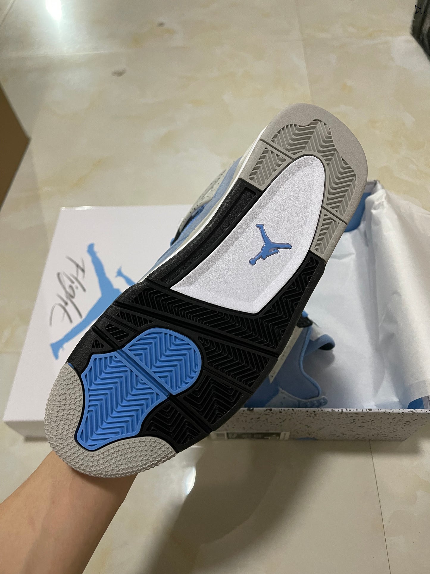 Jordan 4 - University Blue