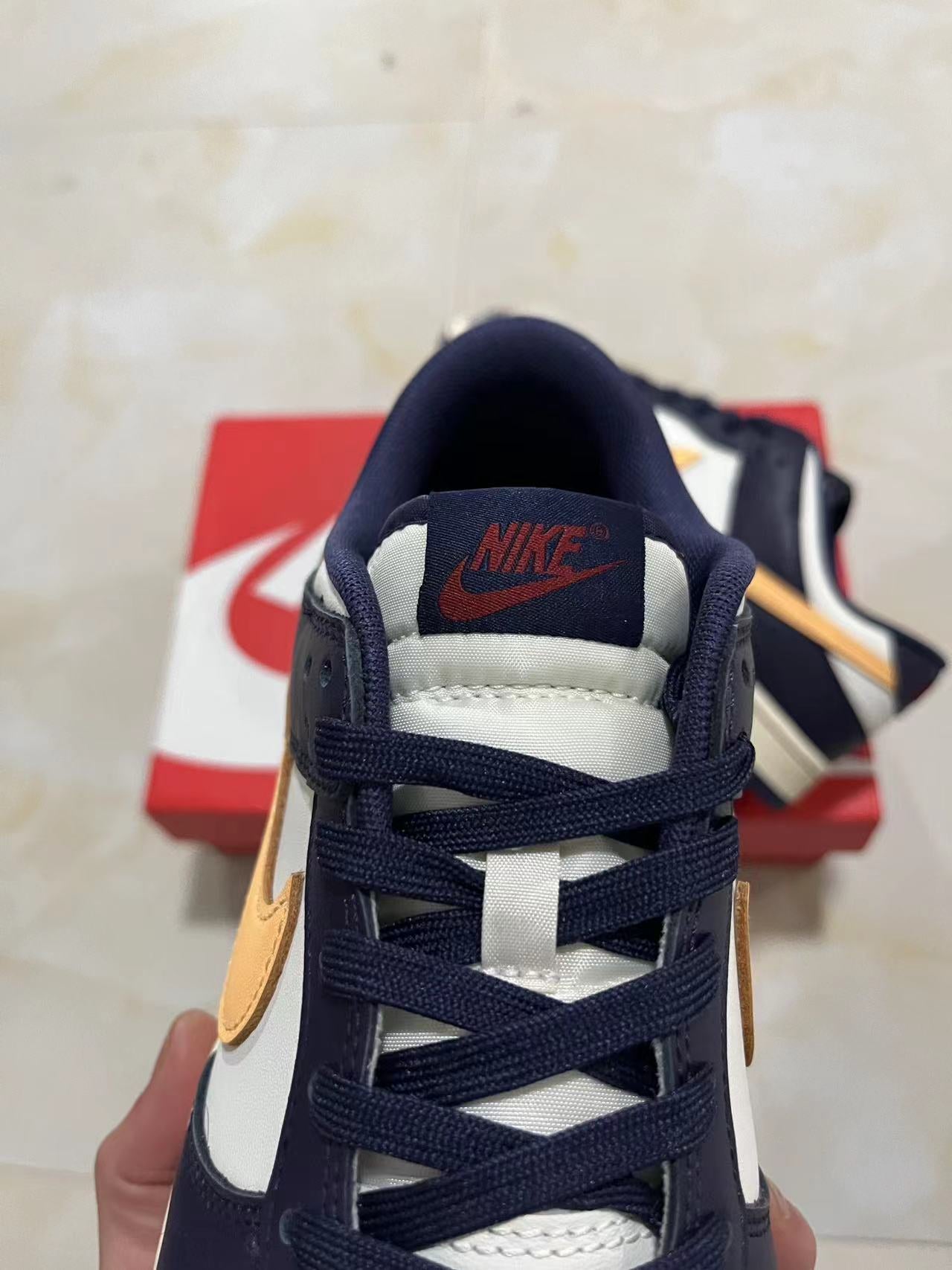 A Nike Sb Dunk - Sail/Melon Coconut Milk