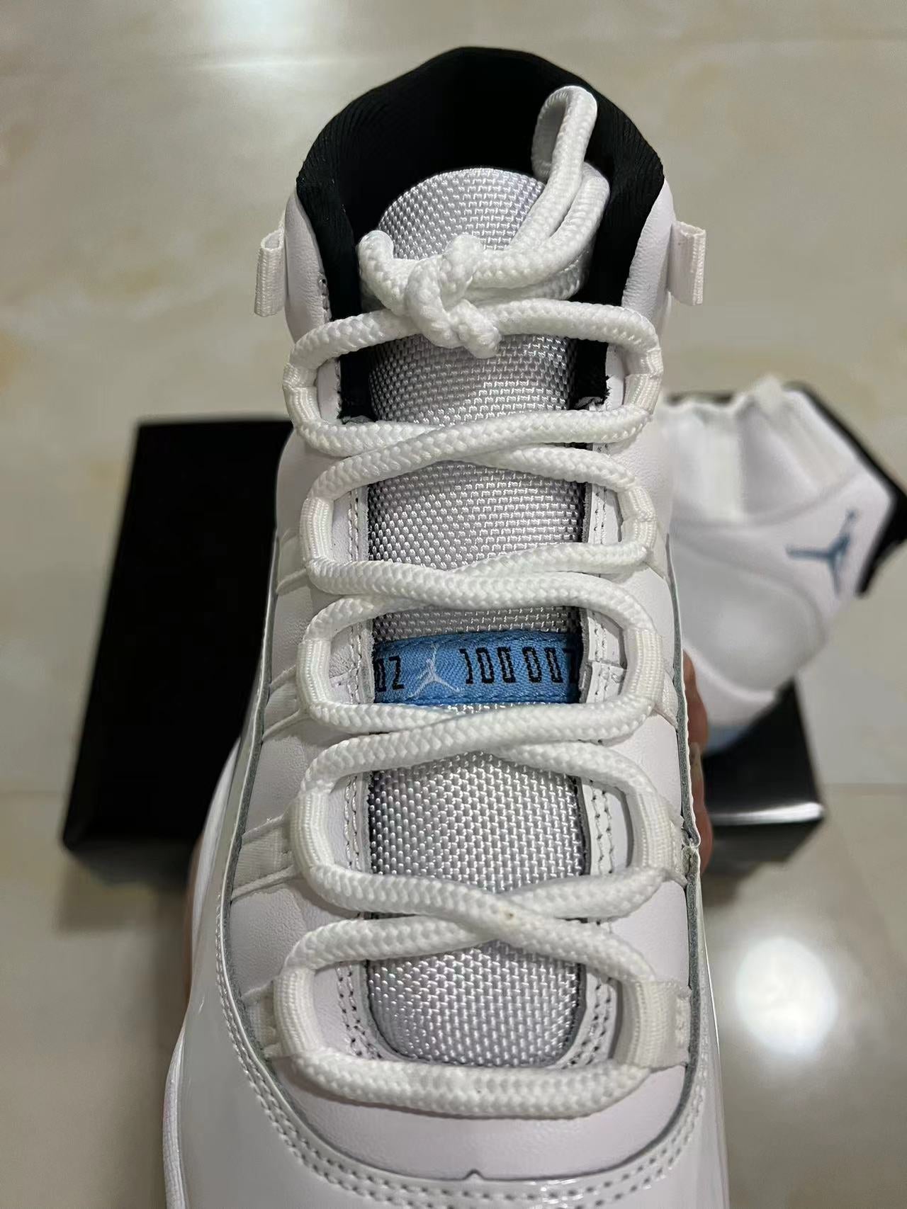 Jordan 11 - Legend Blue