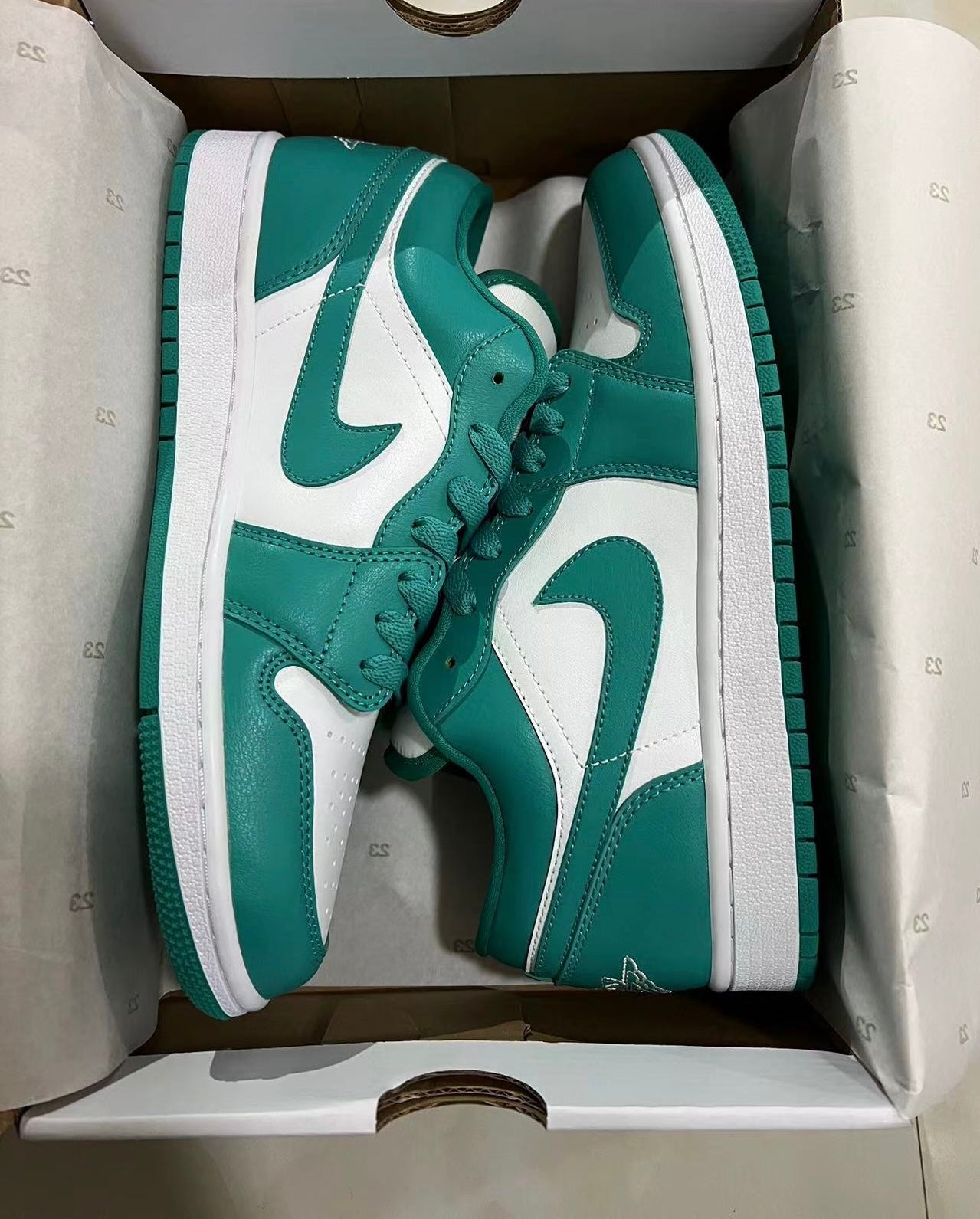 Jordan 1 Low - New Emerald