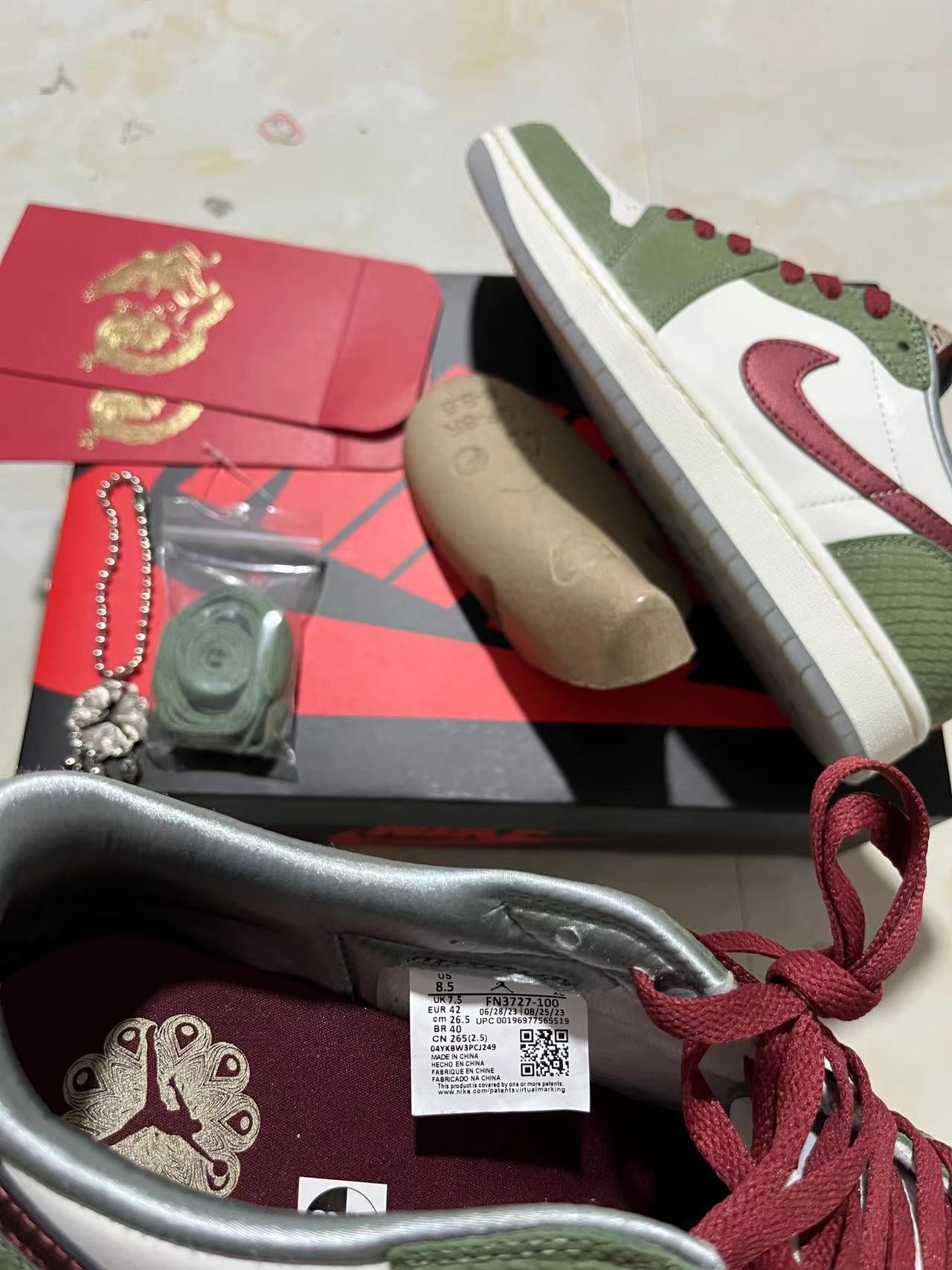 Jordan 1 Low - Year of the Dragon