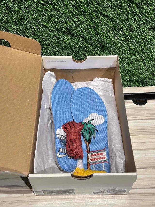 A Nike SB Dunk - Crenshaw Skate Clueb