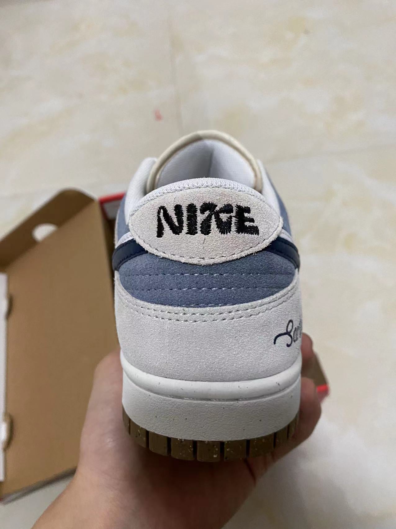 A Nike Dunk Low - 85 SE Grey Orchid Santa Claus