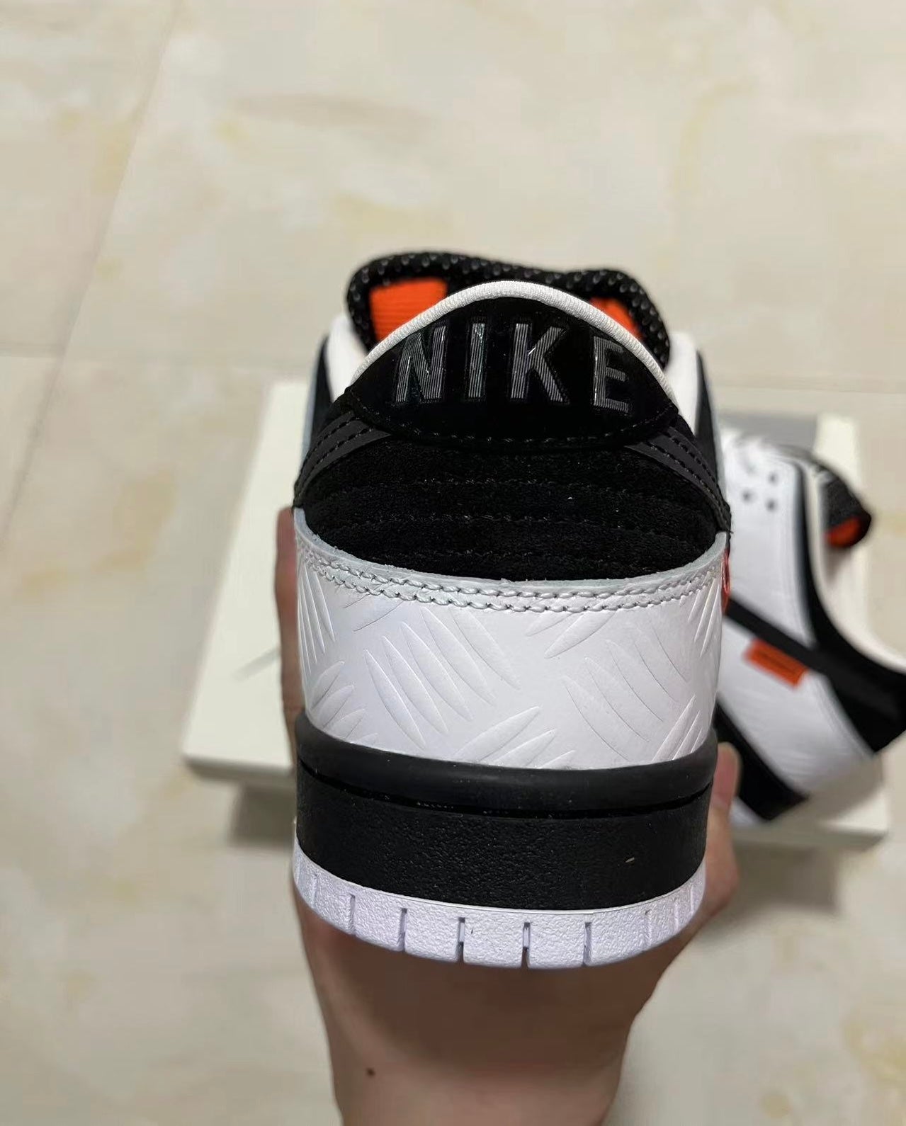 A Nike SB Dunk - Tight Boot White