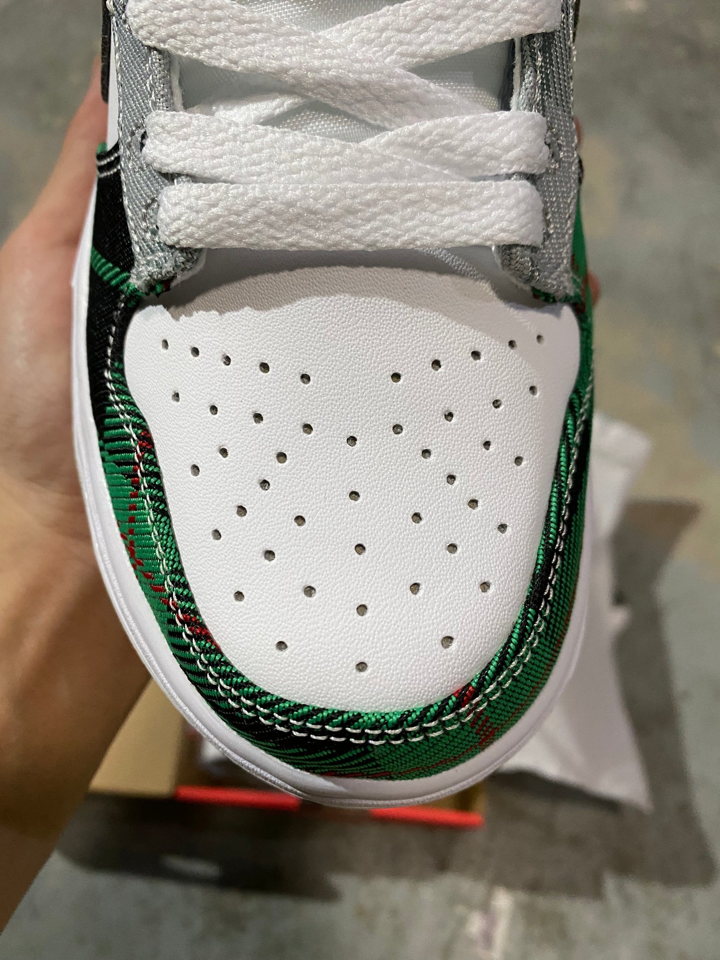 A Nike SB Dunk - Tartan Plaid Xmas
