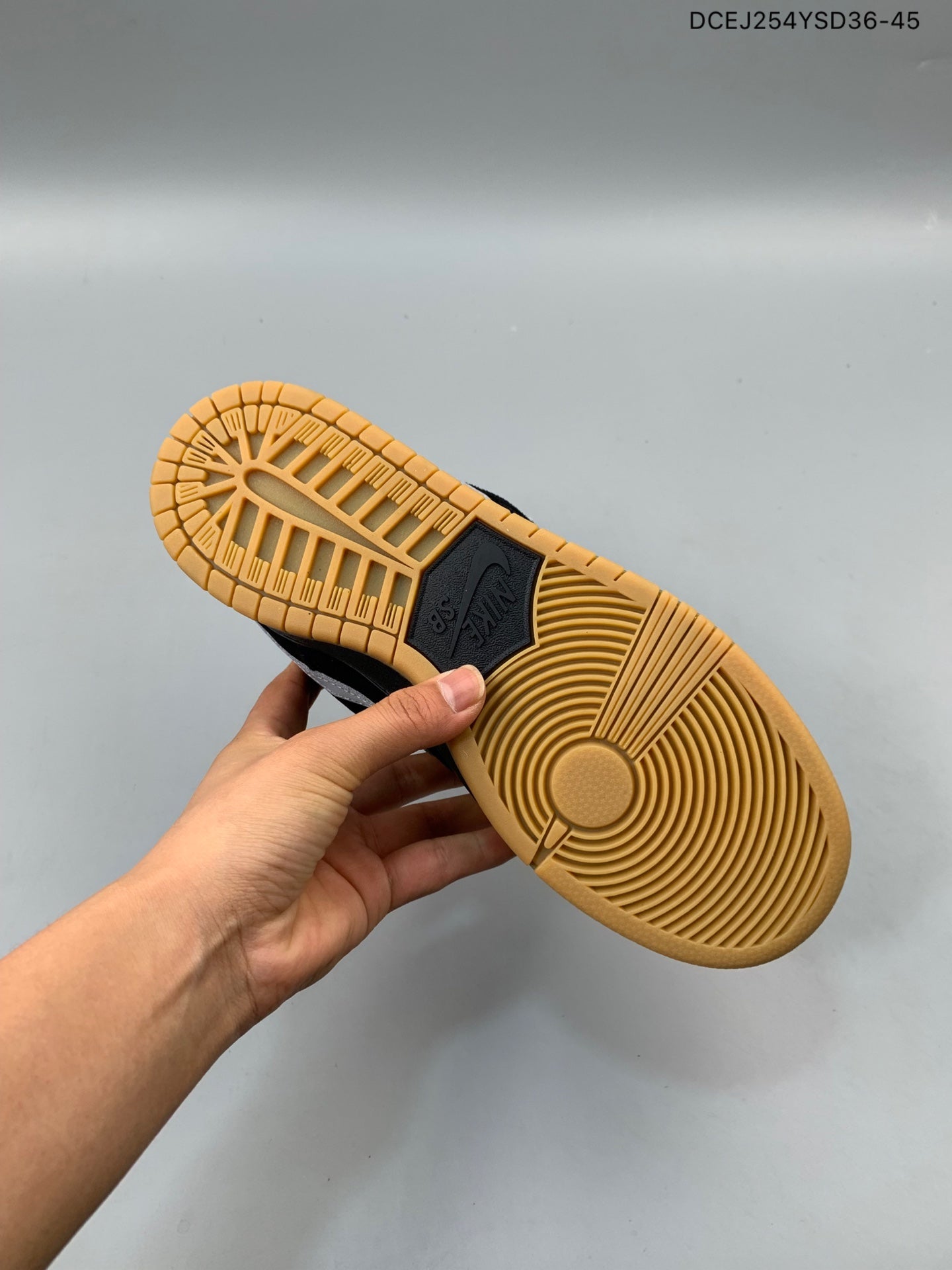 Nike SB Dunk - Fog Black Gum grey swoosh