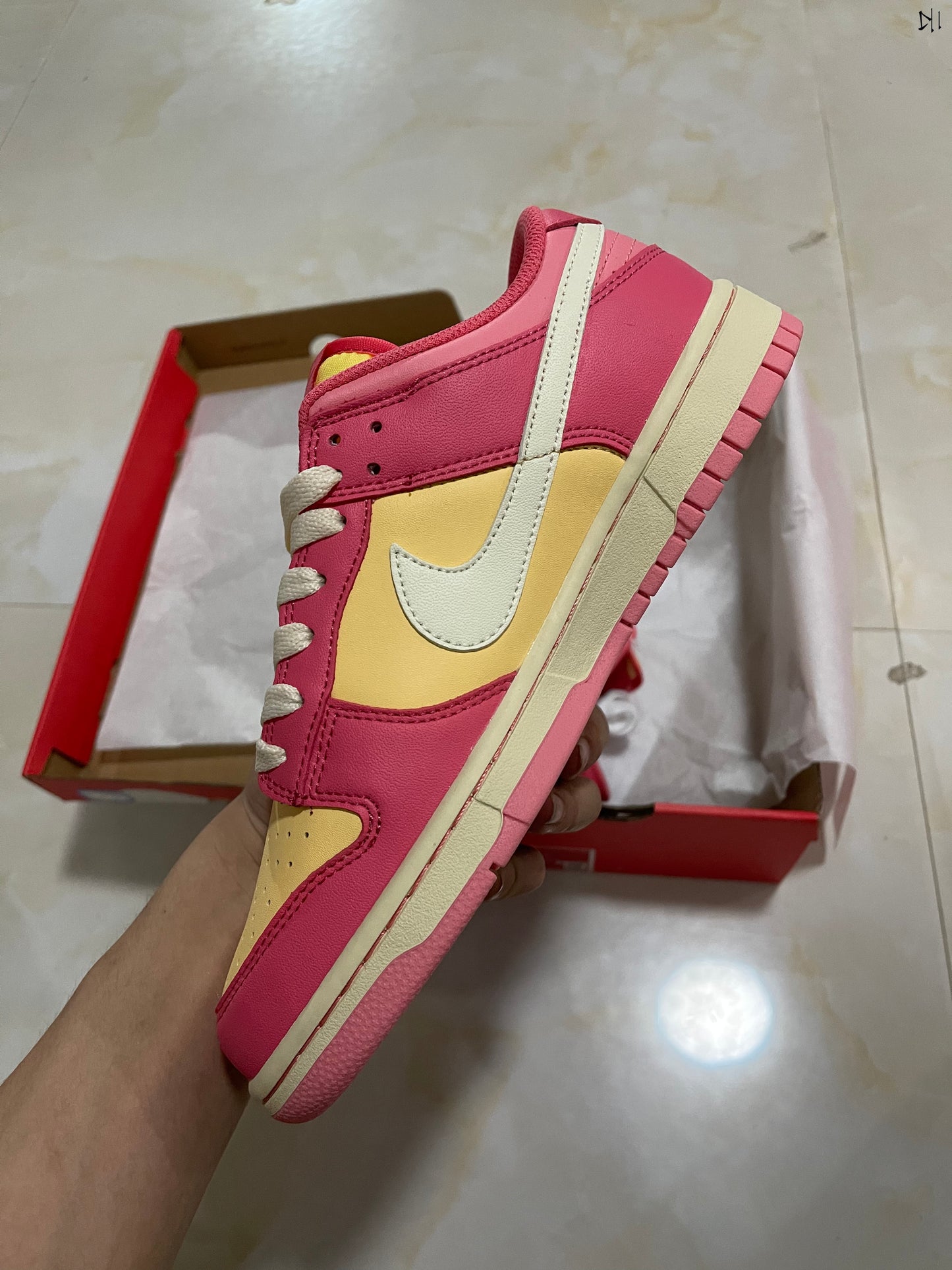 A Nike Sb Dunk - Strawberry Peach