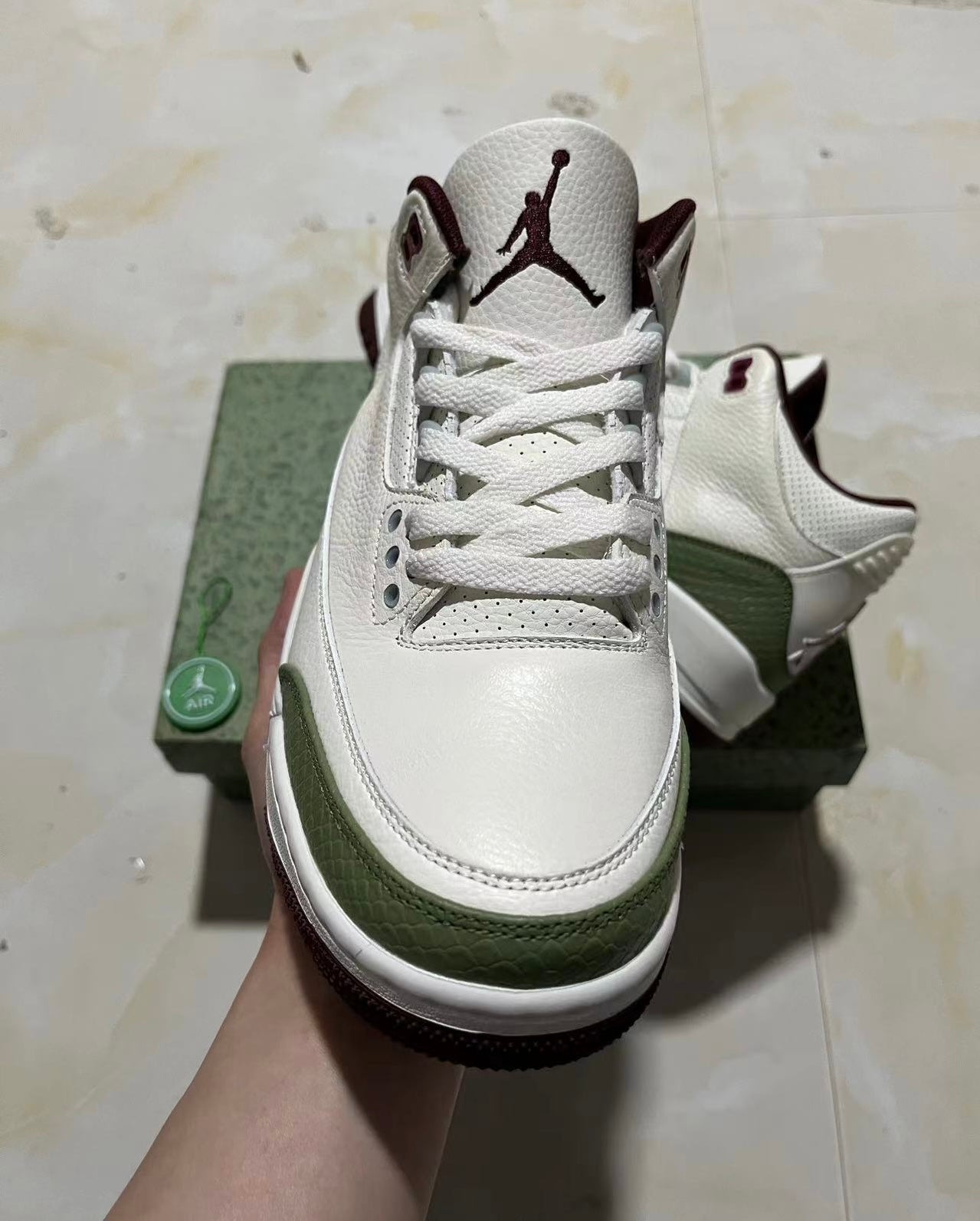 Jordan 3 - Medium Olive