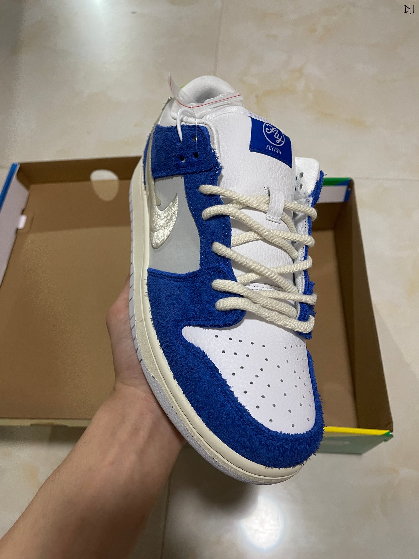 A Nike SB Dunk - Fly Streetwear