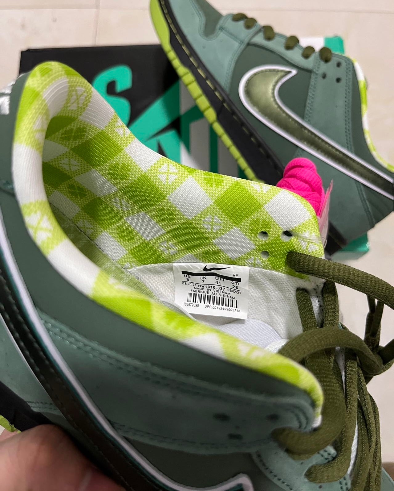 A Nike SB Dunk- Green Lobster