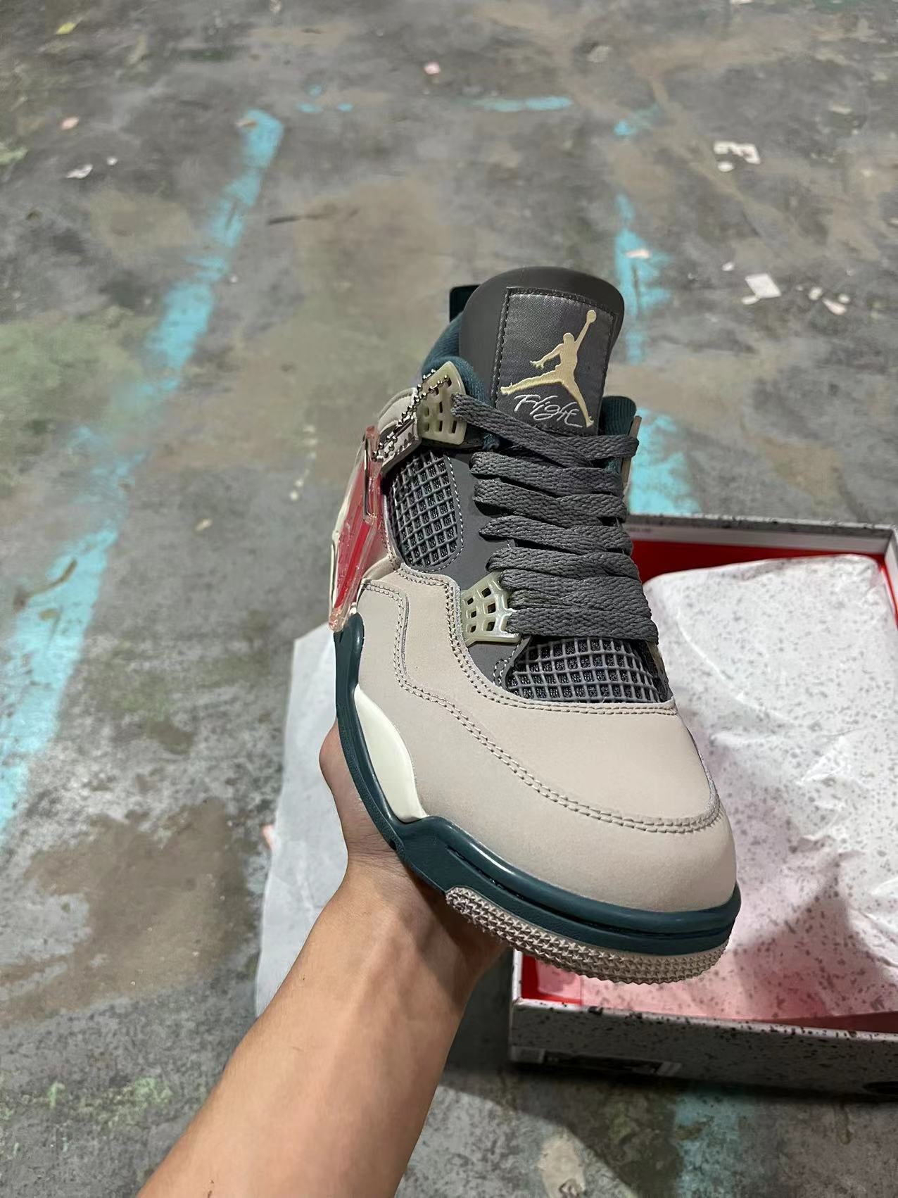 Jordan 4 - Craft