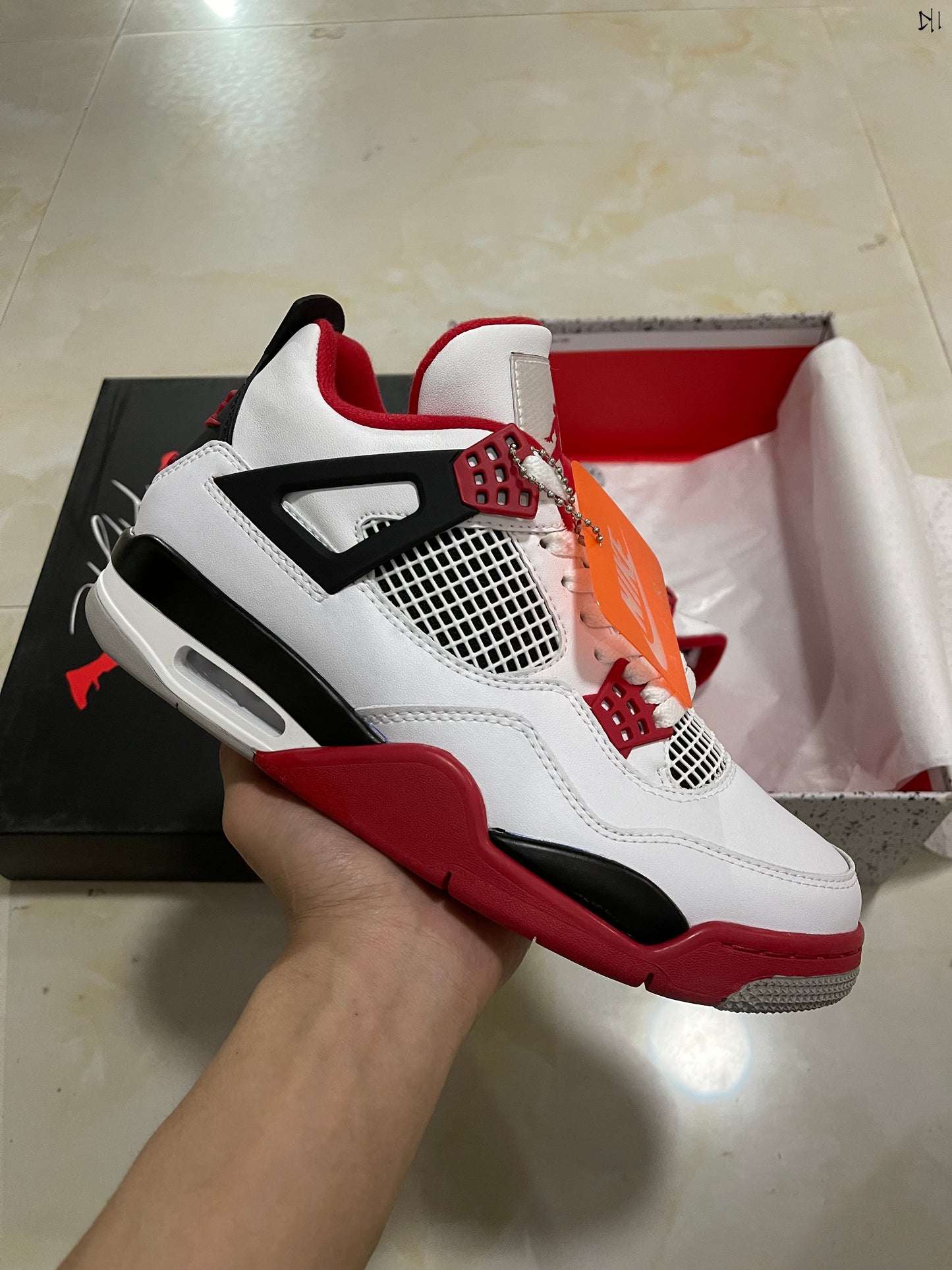 Jordan 4 - Fire Red