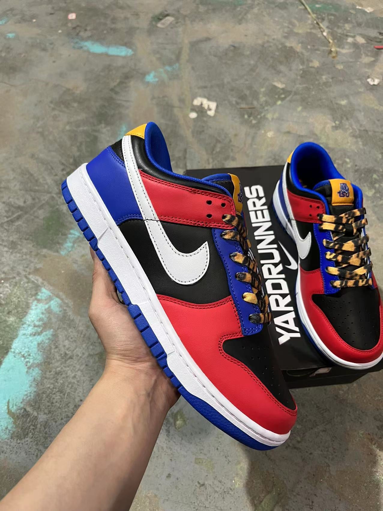 A Nike Sb Dunk - TSU Tennessee State University