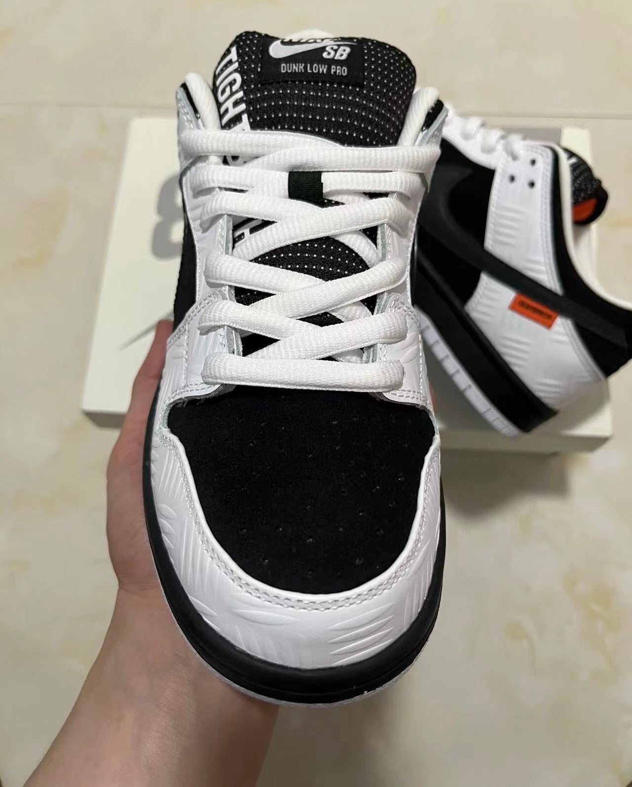 A Nike SB Dunk - Tight Boot White