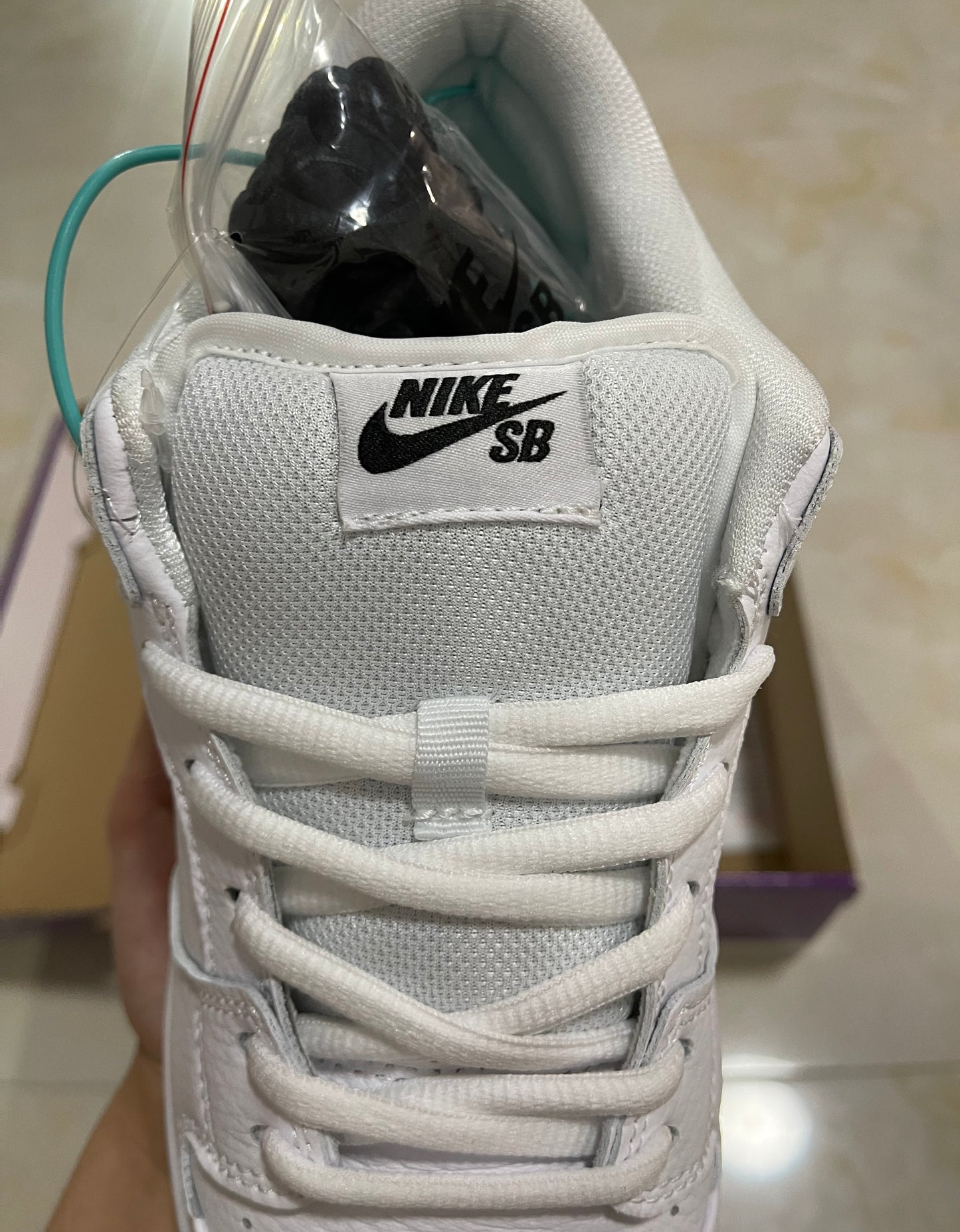A Nike SB Dunk - White Gum