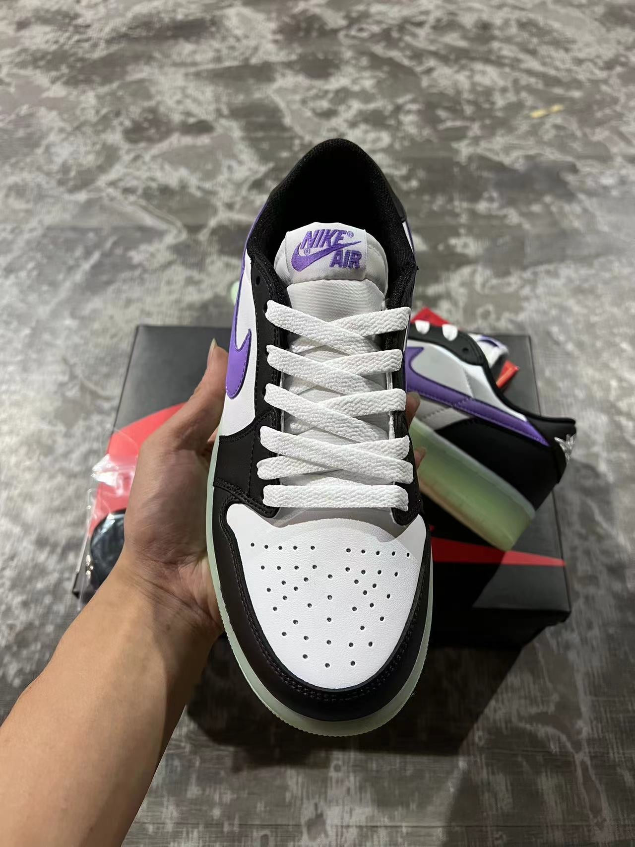 Jordan 1 Low - Black Rasperry