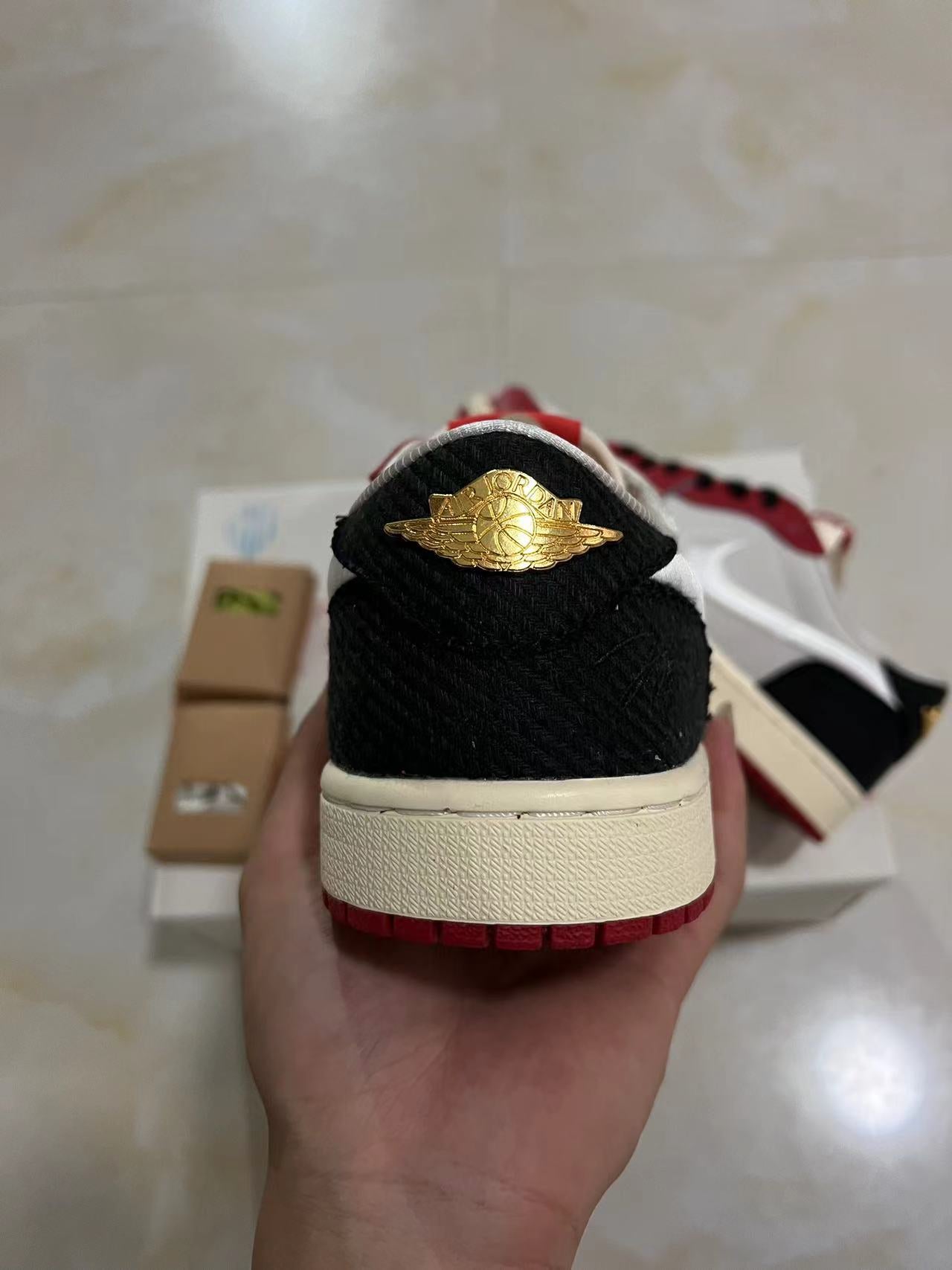 Jordan 1 Low - Trophy Room