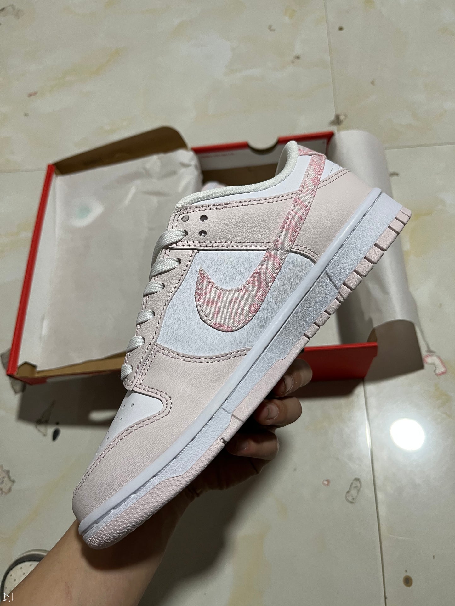 A Nike SB Dunk- Pink Paisley