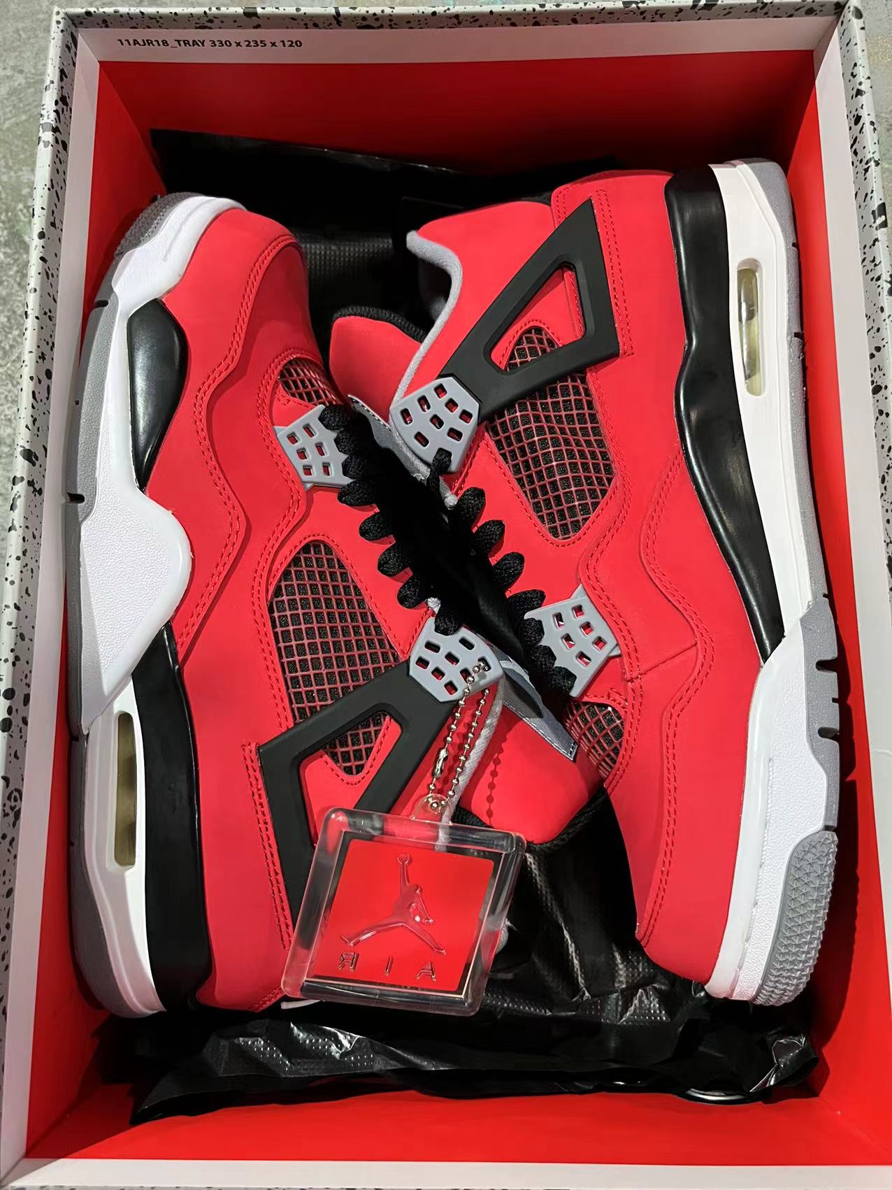 Jordan 4 - Toro Bravo