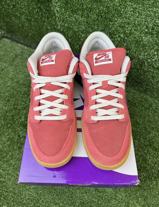 A Nike SB Dunk - Adobe Red Gum