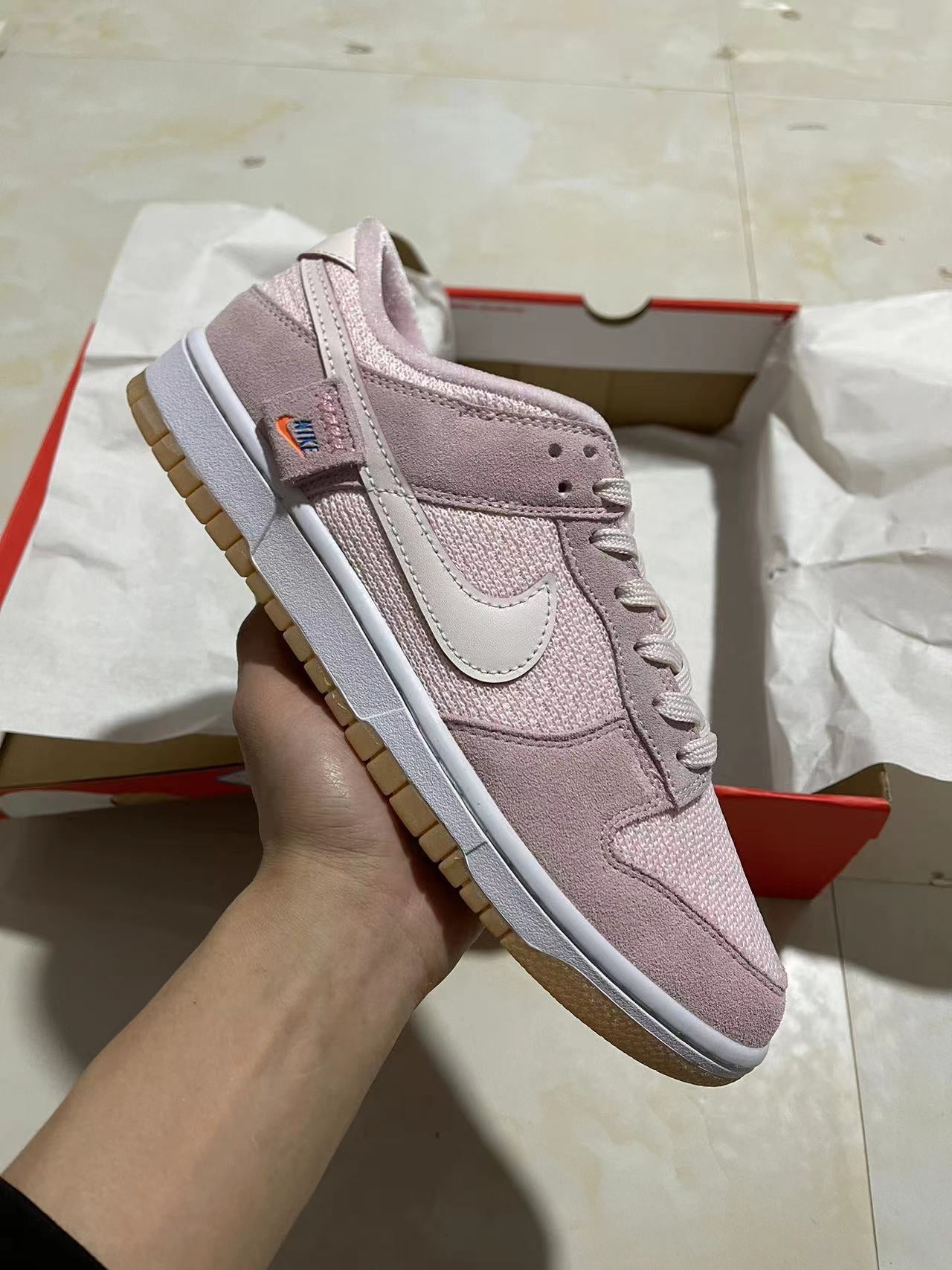 A Nike Sb Dunk - Teddy Bear Light Soft Pink