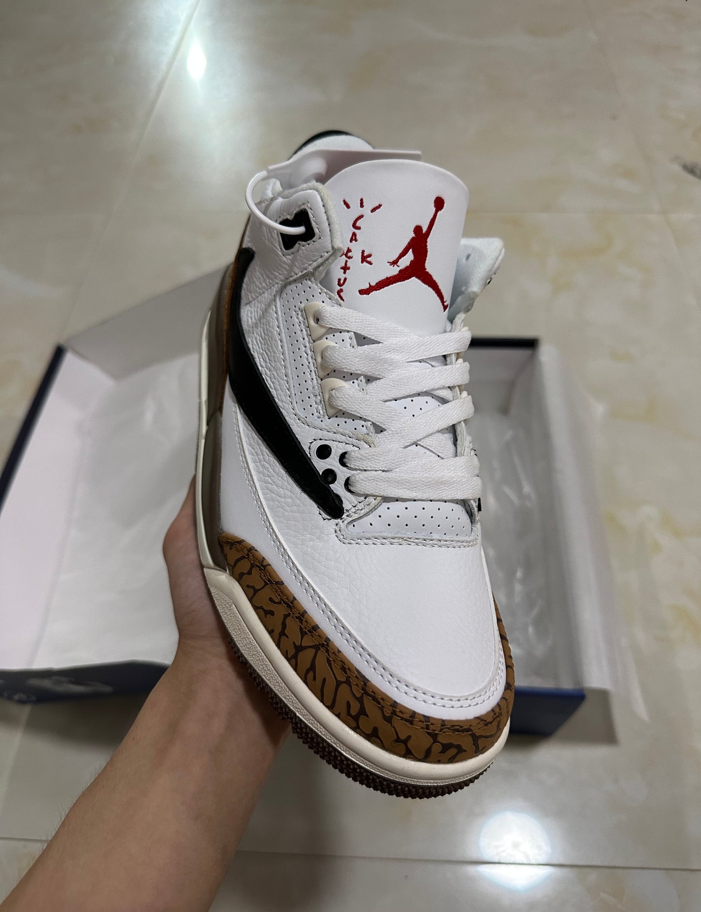 Jordan 3 - Travis Scott Cactus Jack