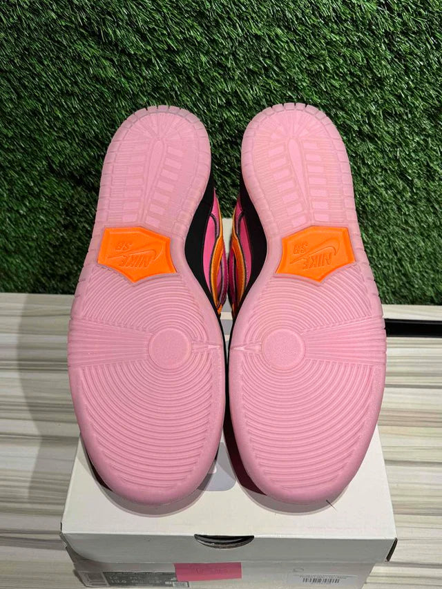A Nike SB Dunk Powerpuff Girls - Blossom