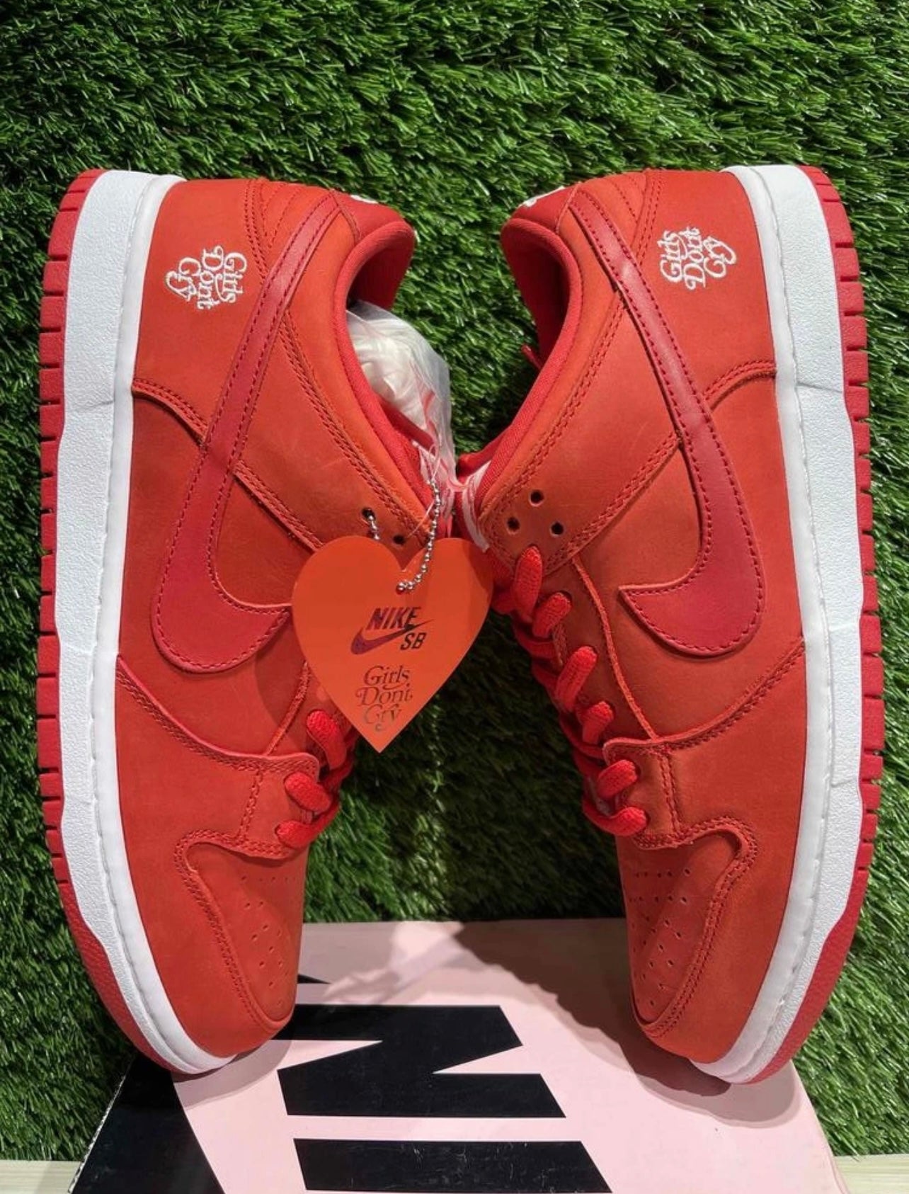 A Nike Dunk - Valentines Day