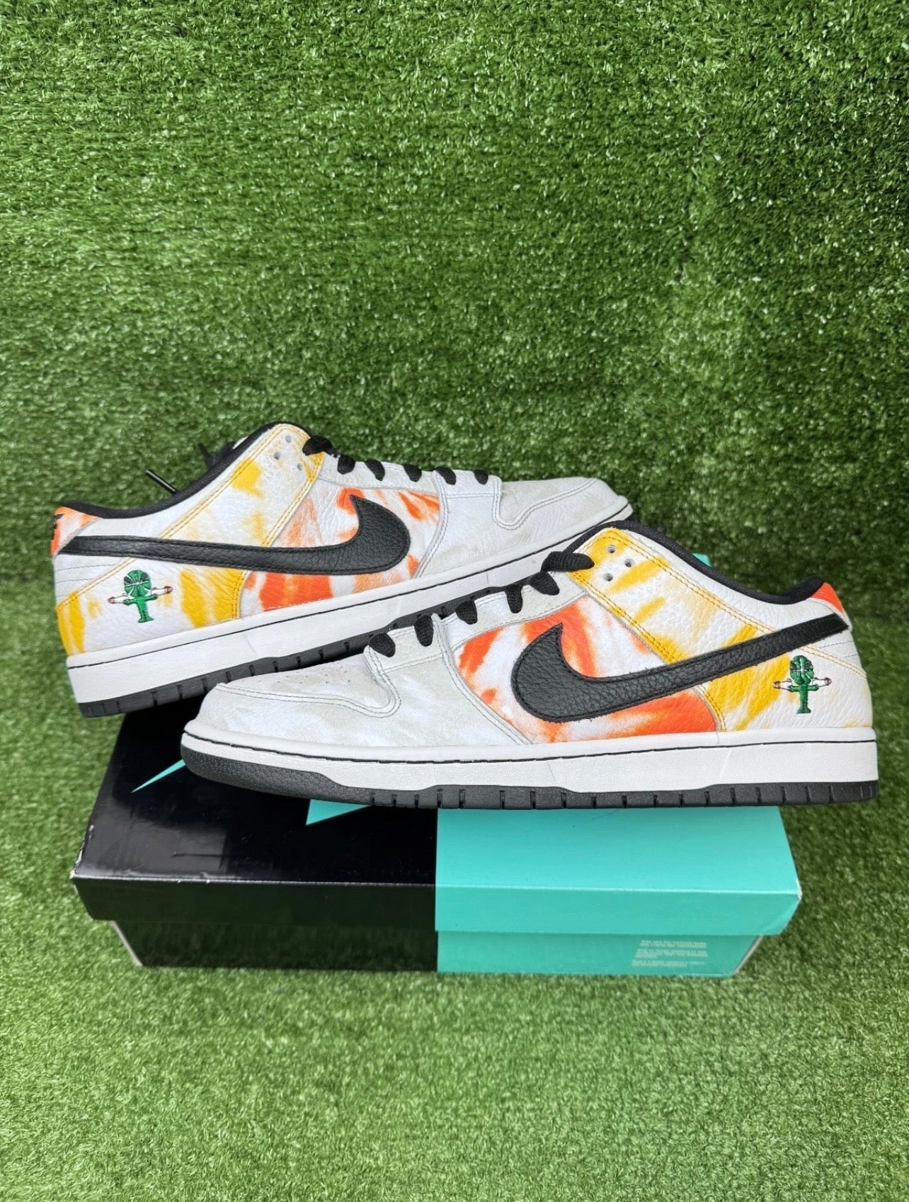 Nike SB - Raygun Tie Dye white