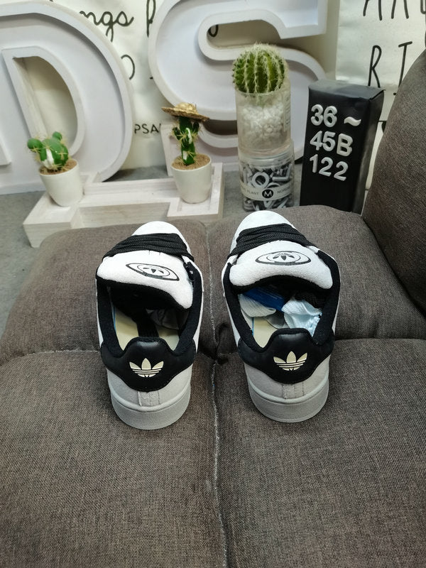 Adidas - Campus 00’s