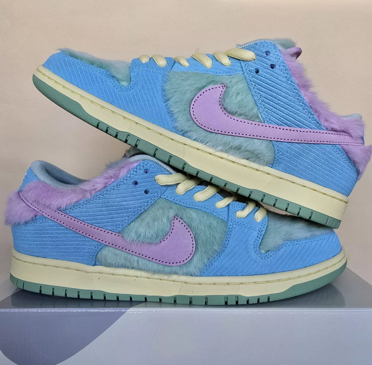 A Nike SB Dunk - Verdy
