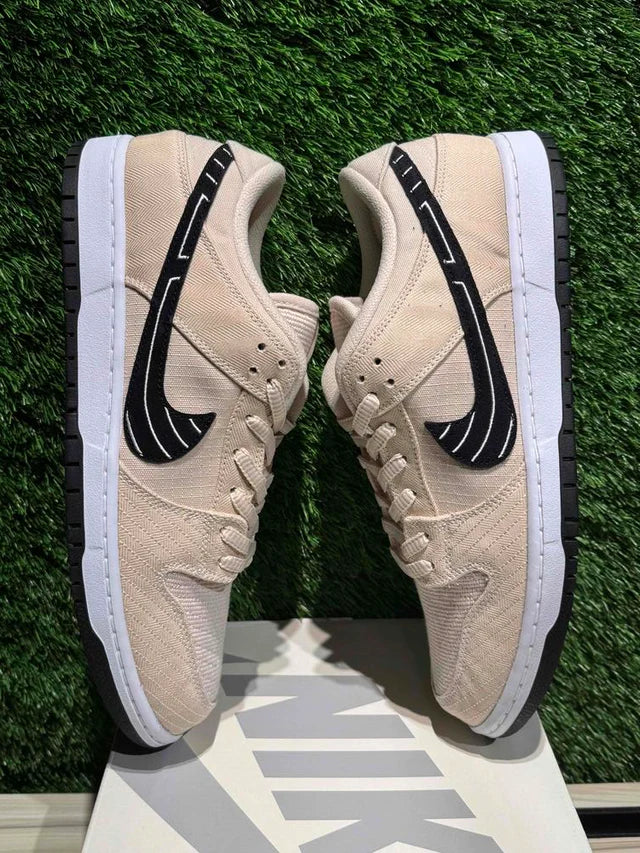 A Nike SB Dunk - Albino Preto