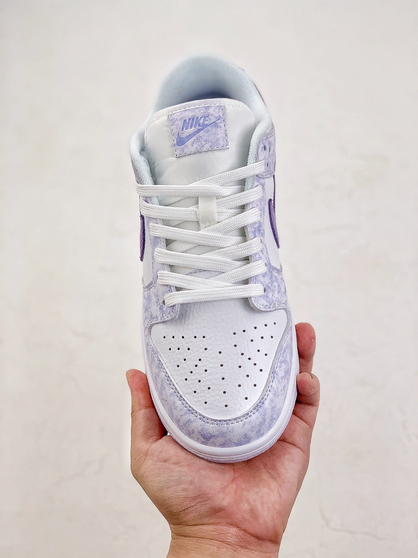 A Nike SB Dunk - Purple Pulse