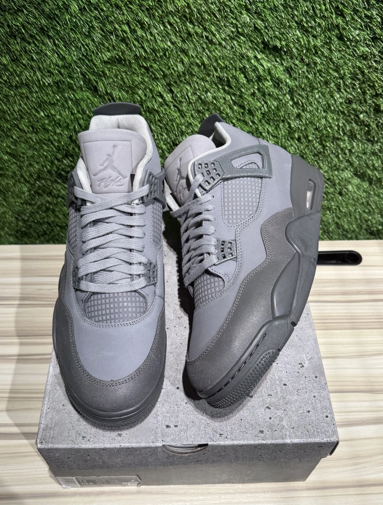 Jordan 4 - Paris Wet Cement