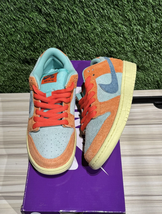 A Nike SB Dunk - Noise Aqua
