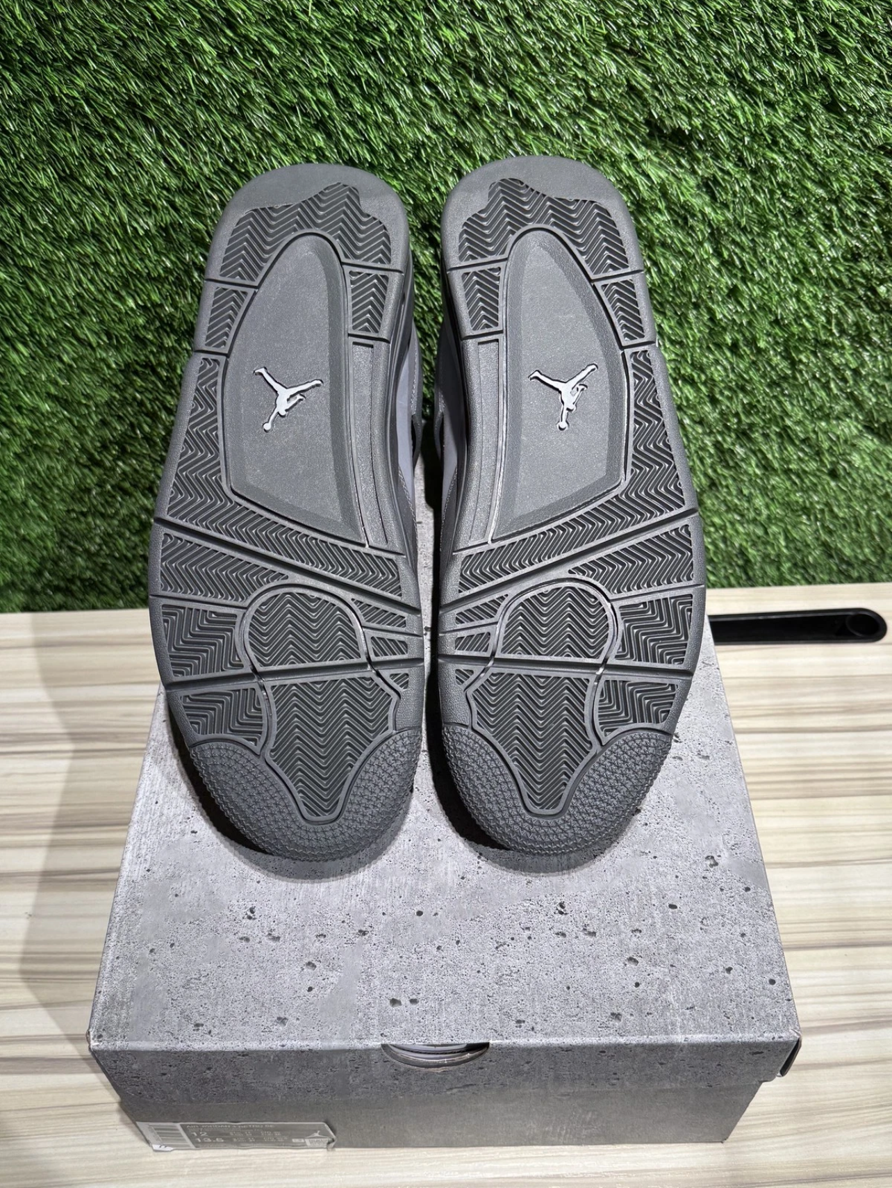 Jordan 4 - Paris Wet Cement