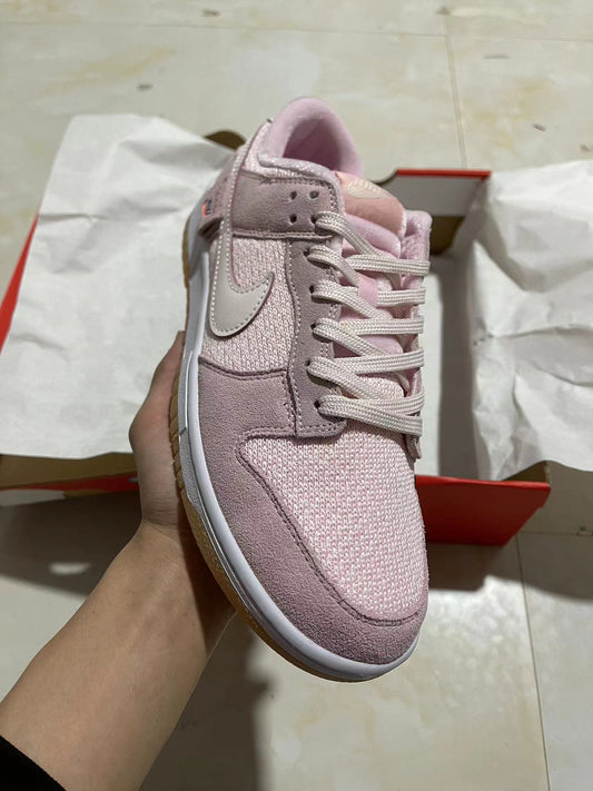 A Nike Sb Dunk - Teddy Bear Light Soft Pink
