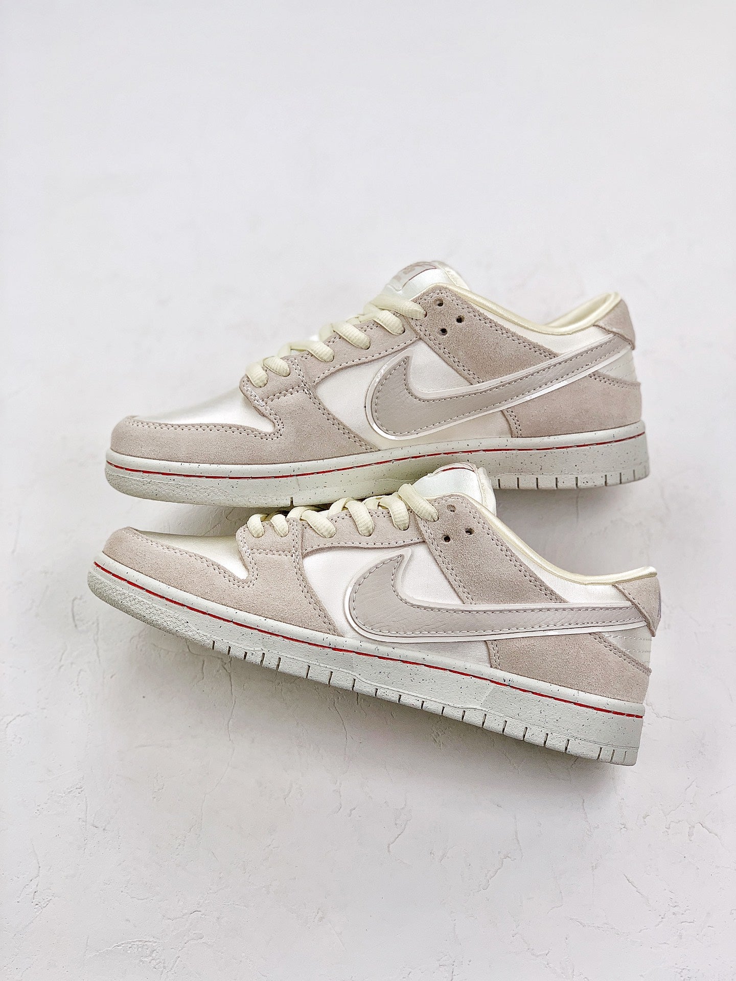 A Nike SB Dunk - City Of Love Bone