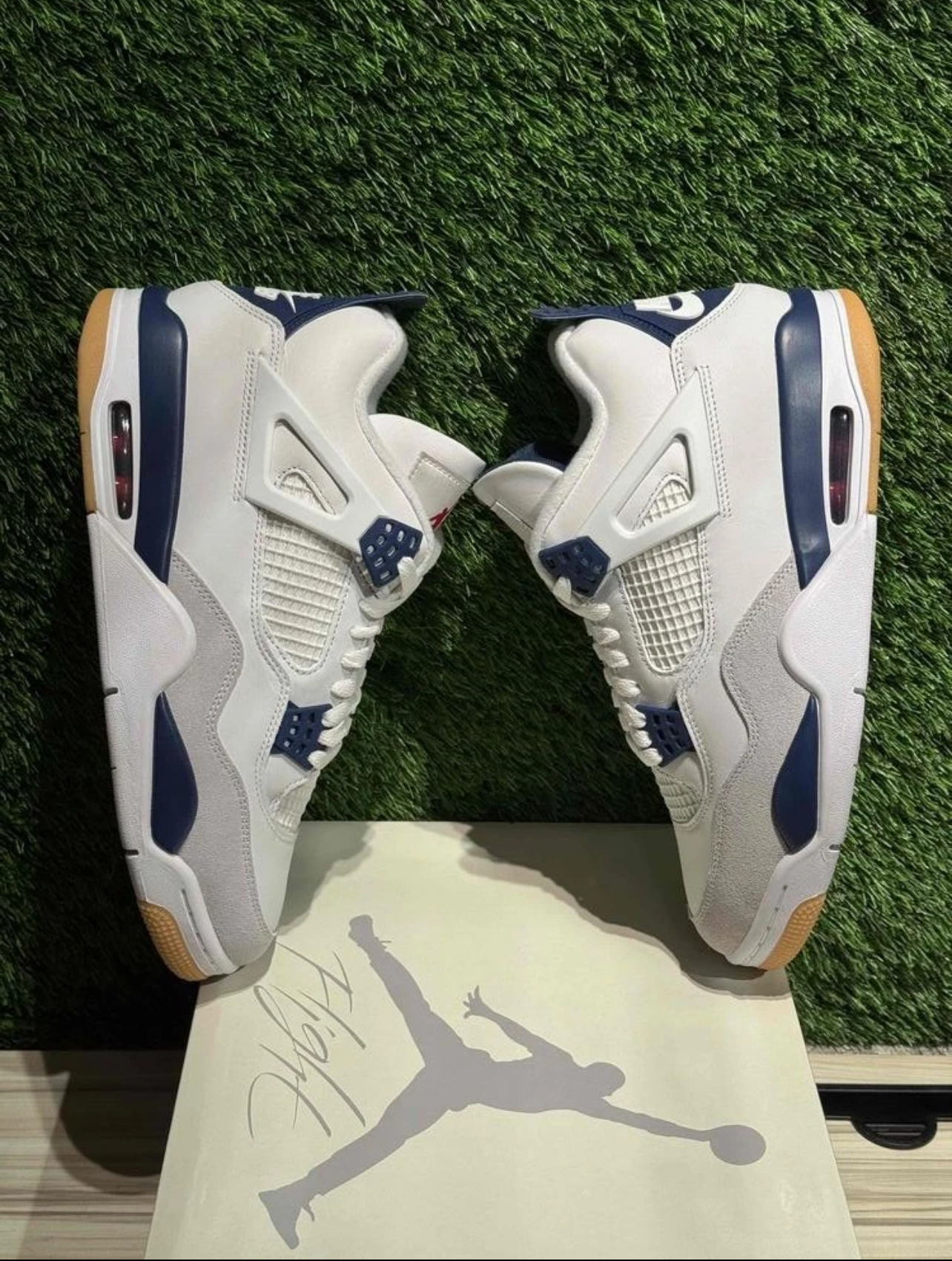 A Nike SB x Jordan 4- NAVY